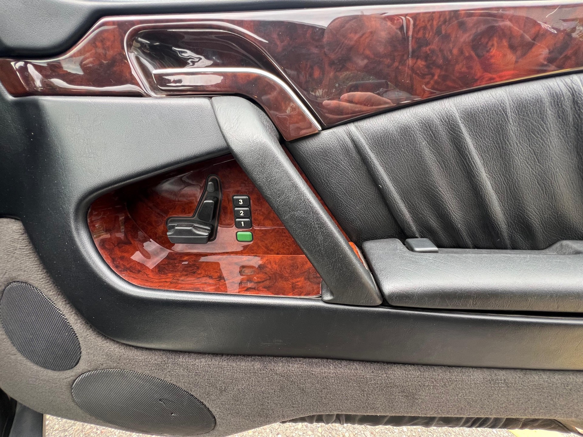 MERCEDES-BENZ S 420 Automatic | Volllederausstattung in Schwarz | Elektrische & beheizte Sitze | Elektrisches Schiebedach uvm.-image-11