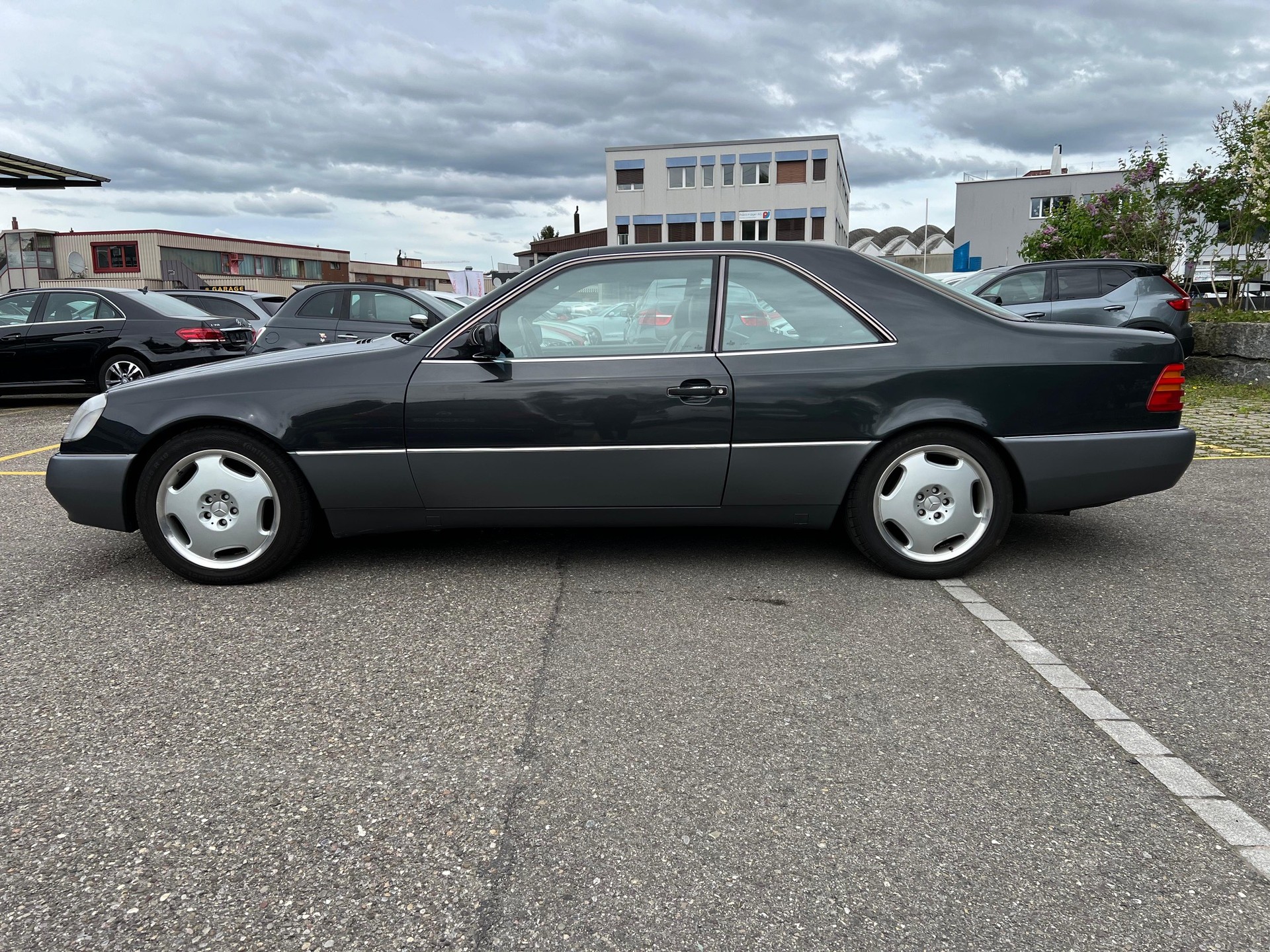 MERCEDES-BENZ S 420 Automatic | Volllederausstattung in Schwarz | Elektrische & beheizte Sitze | Elektrisches Schiebedach uvm.-image-3
