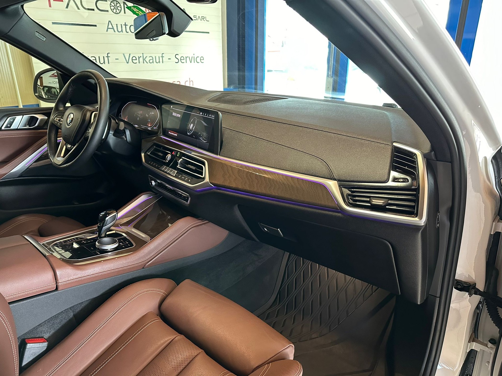 BMW X6 40i xDrive-image-13