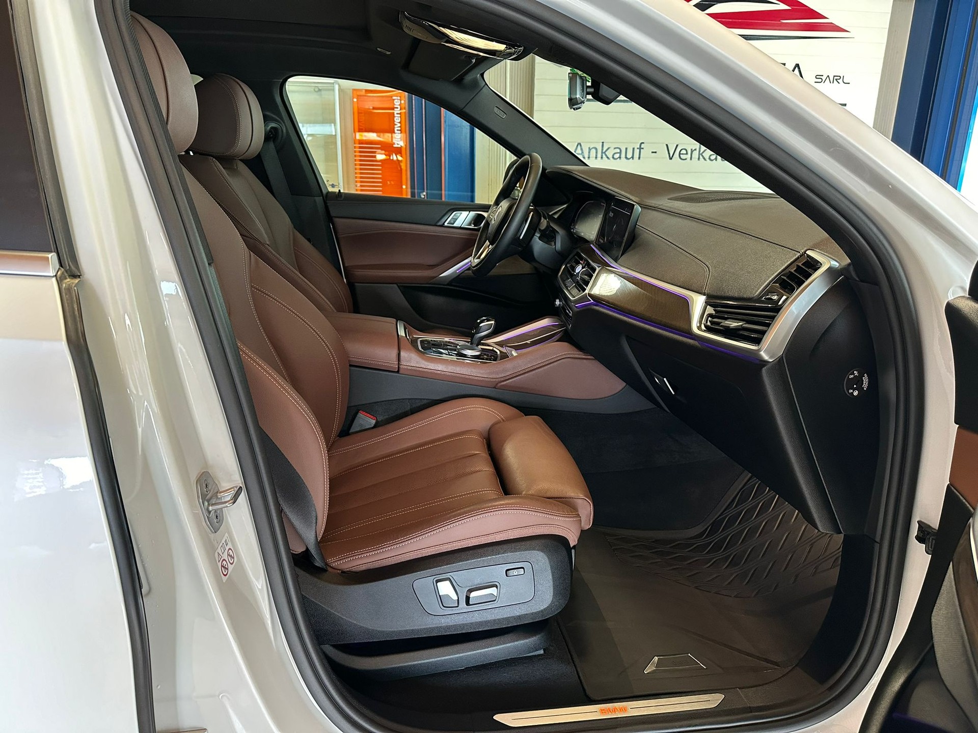 BMW X6 40i xDrive-image-14