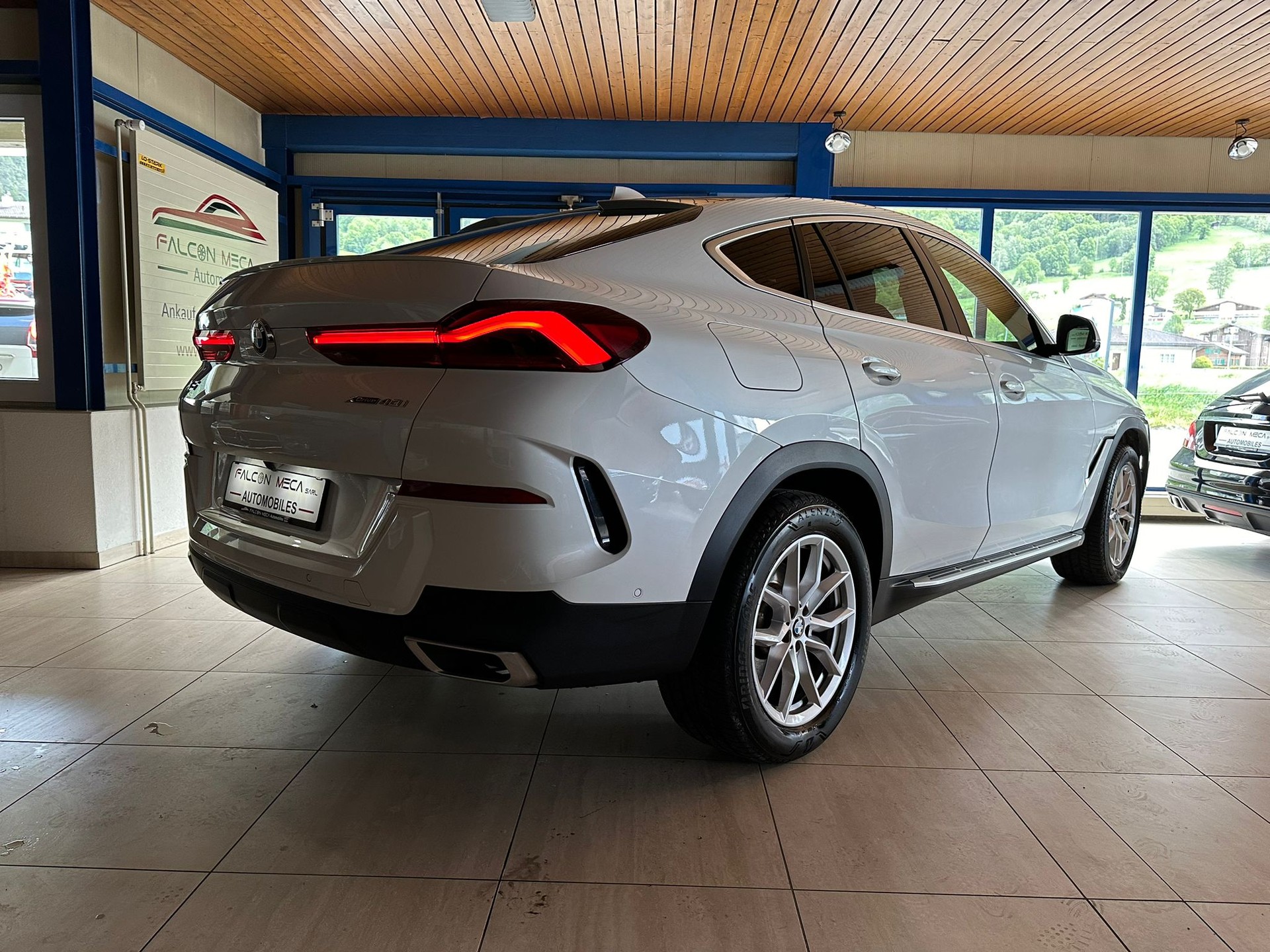 BMW X6 40i xDrive-image-6