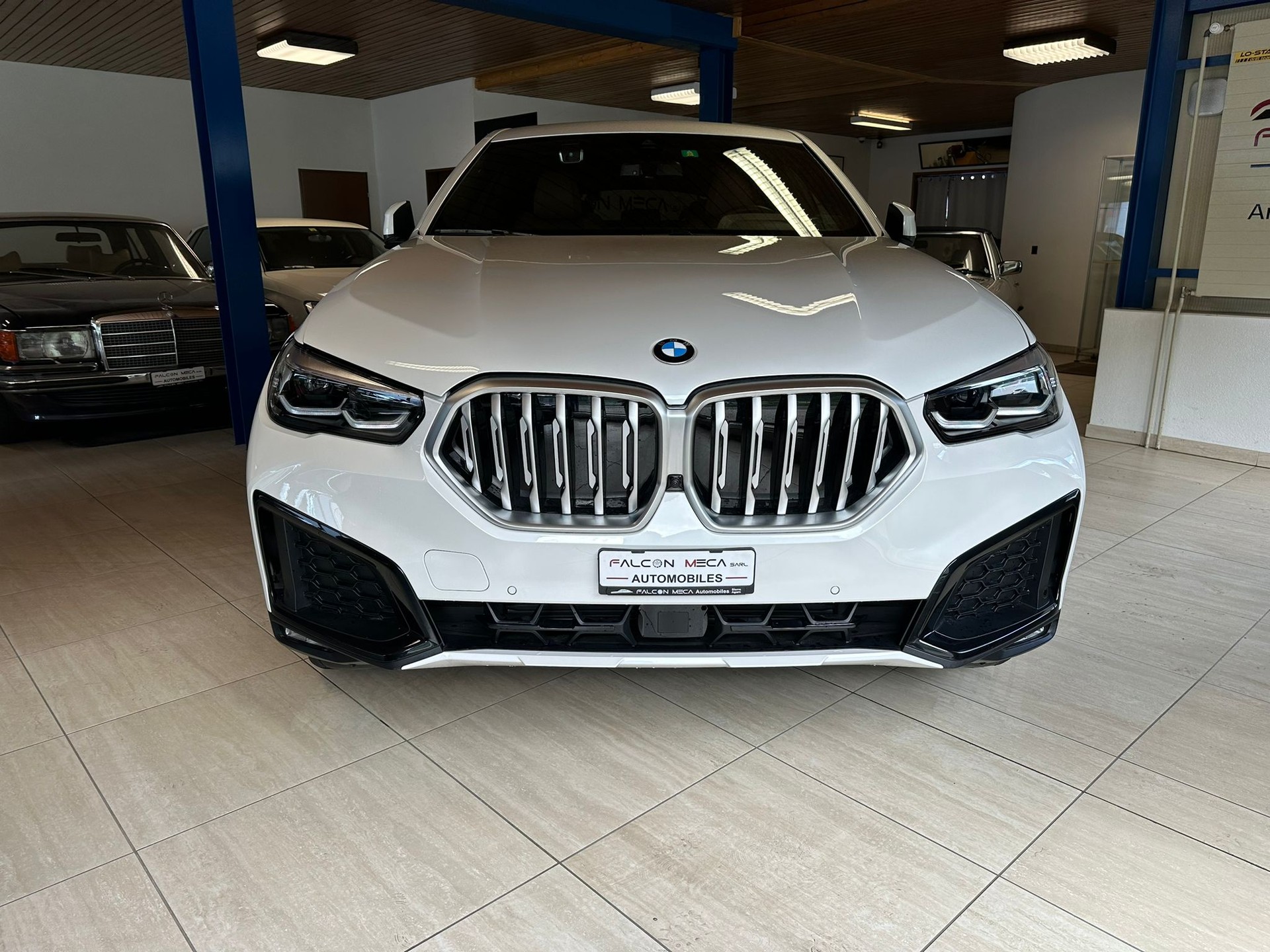 BMW X6 40i xDrive-showroom-element-1