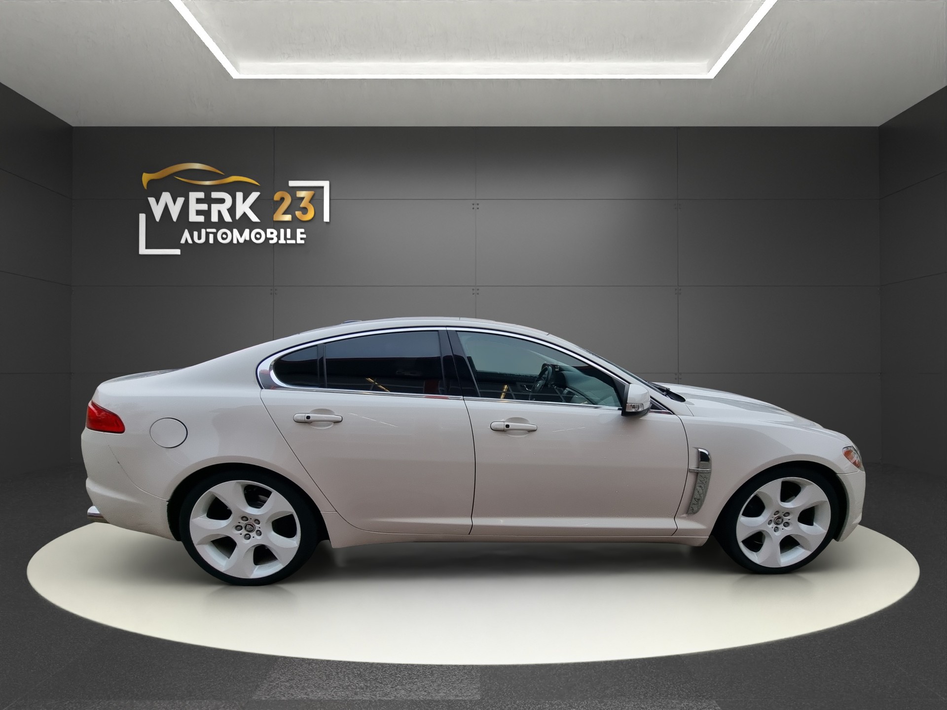 JAGUAR XF 4.2 V8 S/C-image-6