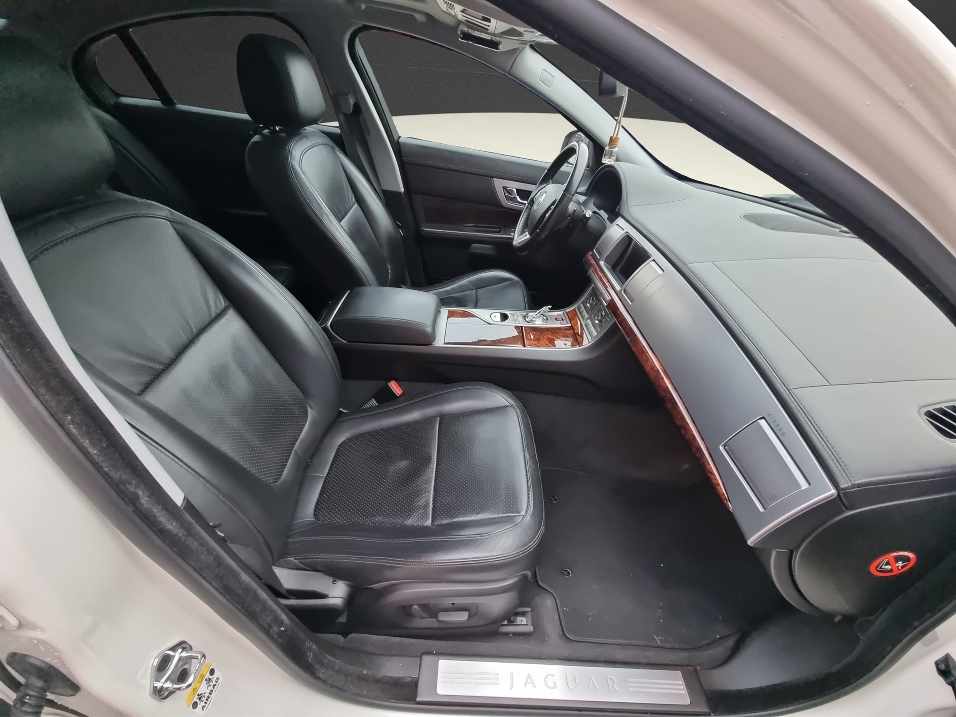 JAGUAR XF 4.2 V8 S/C-image-14