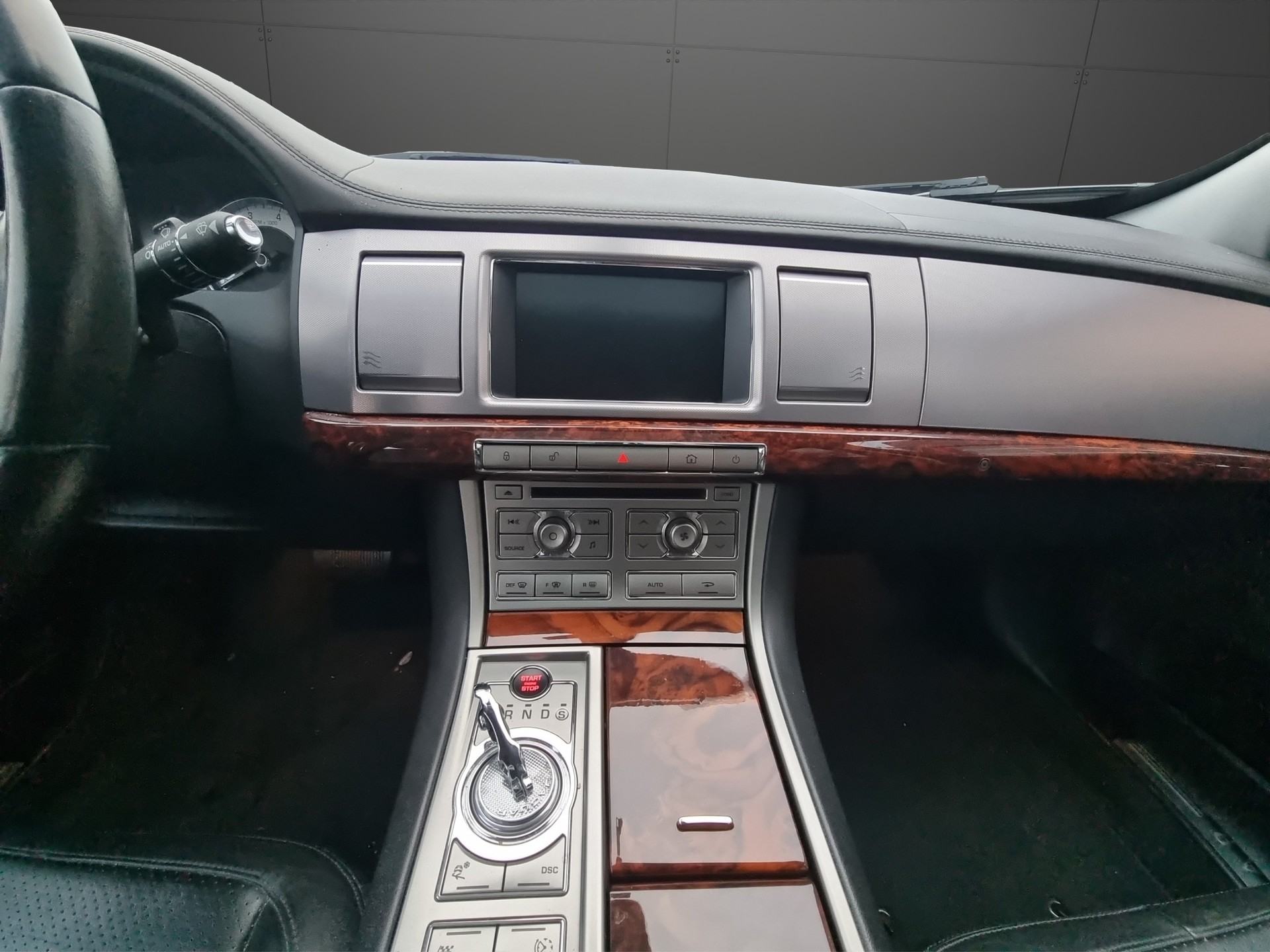 JAGUAR XF 4.2 V8 S/C-image-13