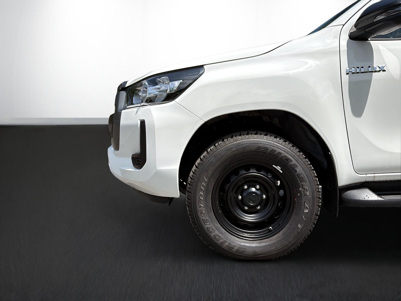 TOYOTA Hilux Double Cab.-Pick-up 2.8 D-4D 204 Comfort-showroom-element-3
