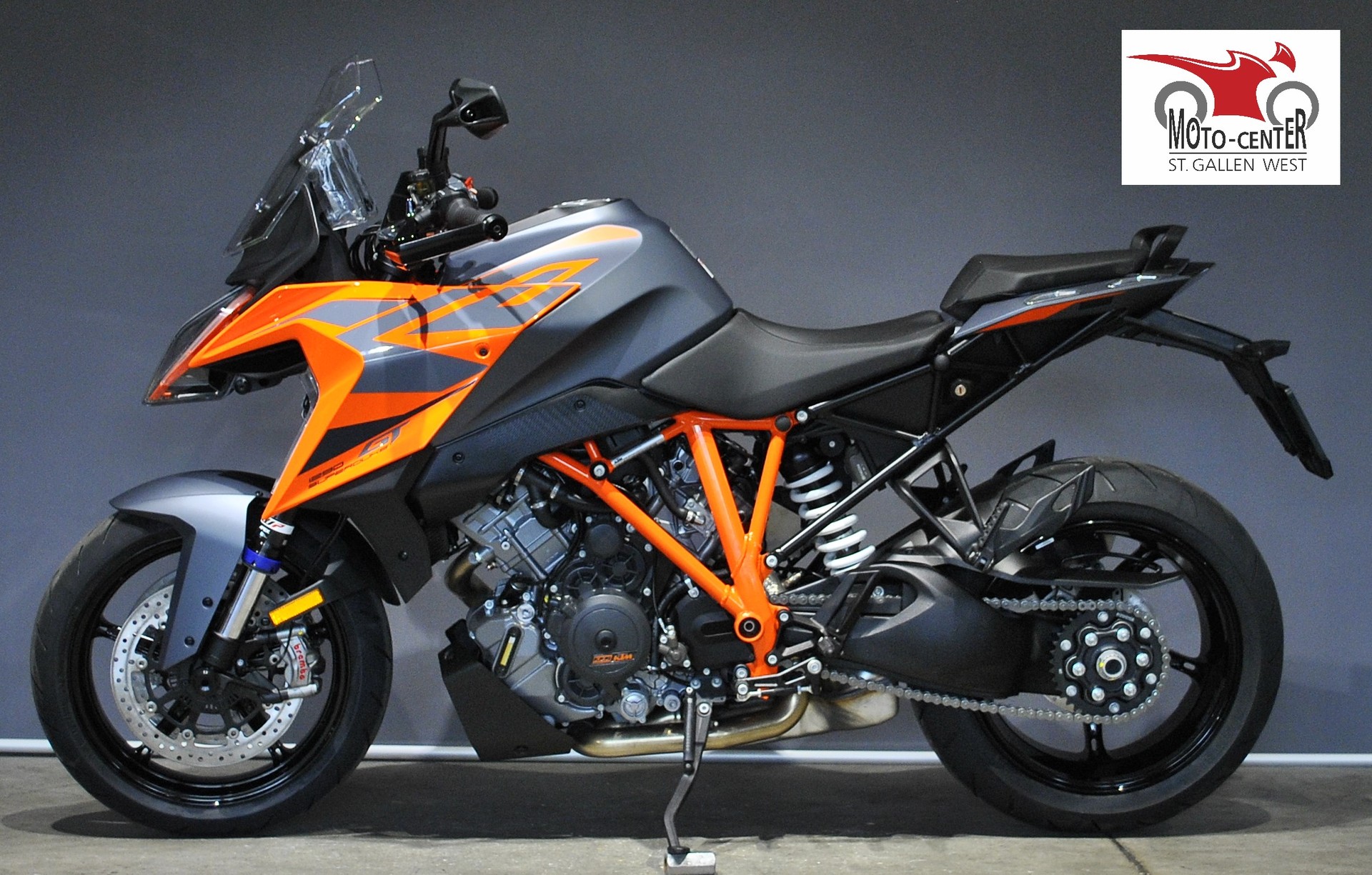 KTM 1290 Super Duke GT-image-2