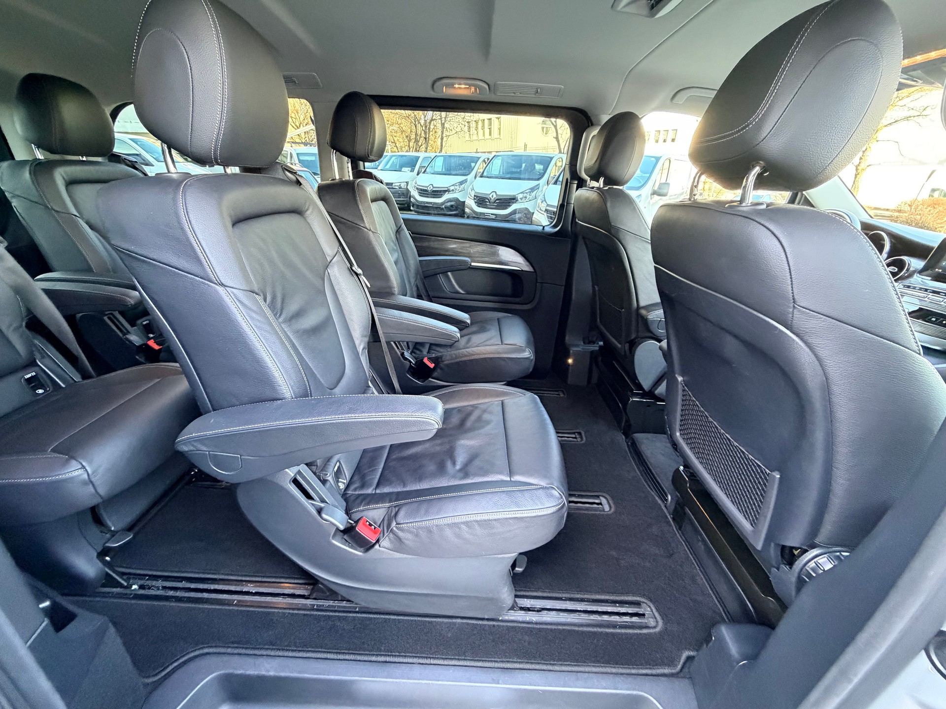 MERCEDES-BENZ V 300 d lang Avantgarde 4Matic 9G-Tronic-image-9