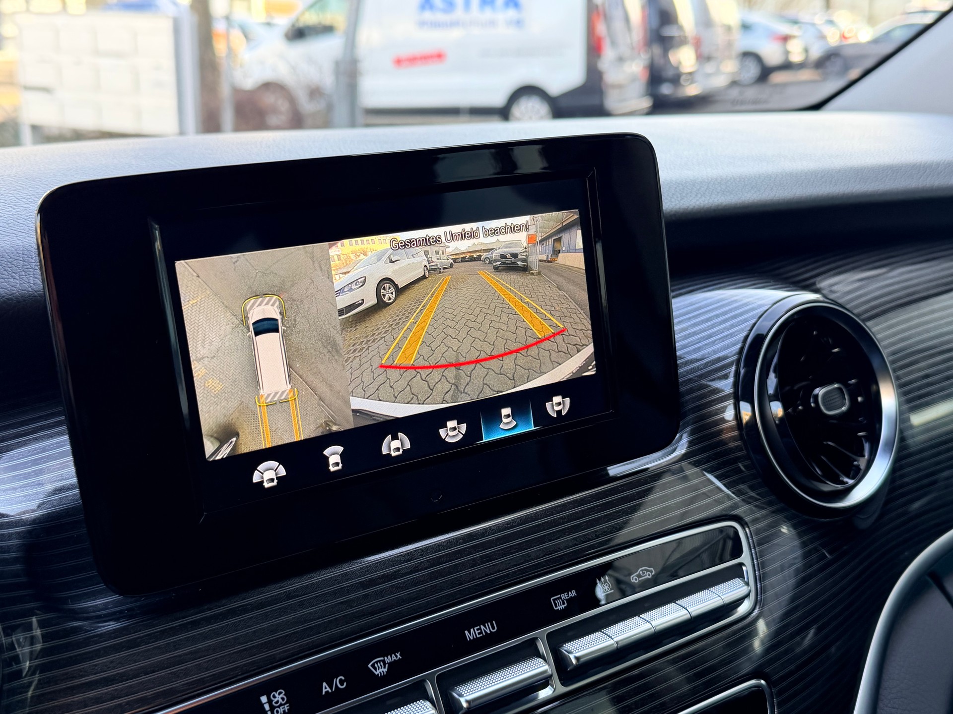 MERCEDES-BENZ V 300 d lang Avantgarde 4Matic 9G-Tronic-image-11