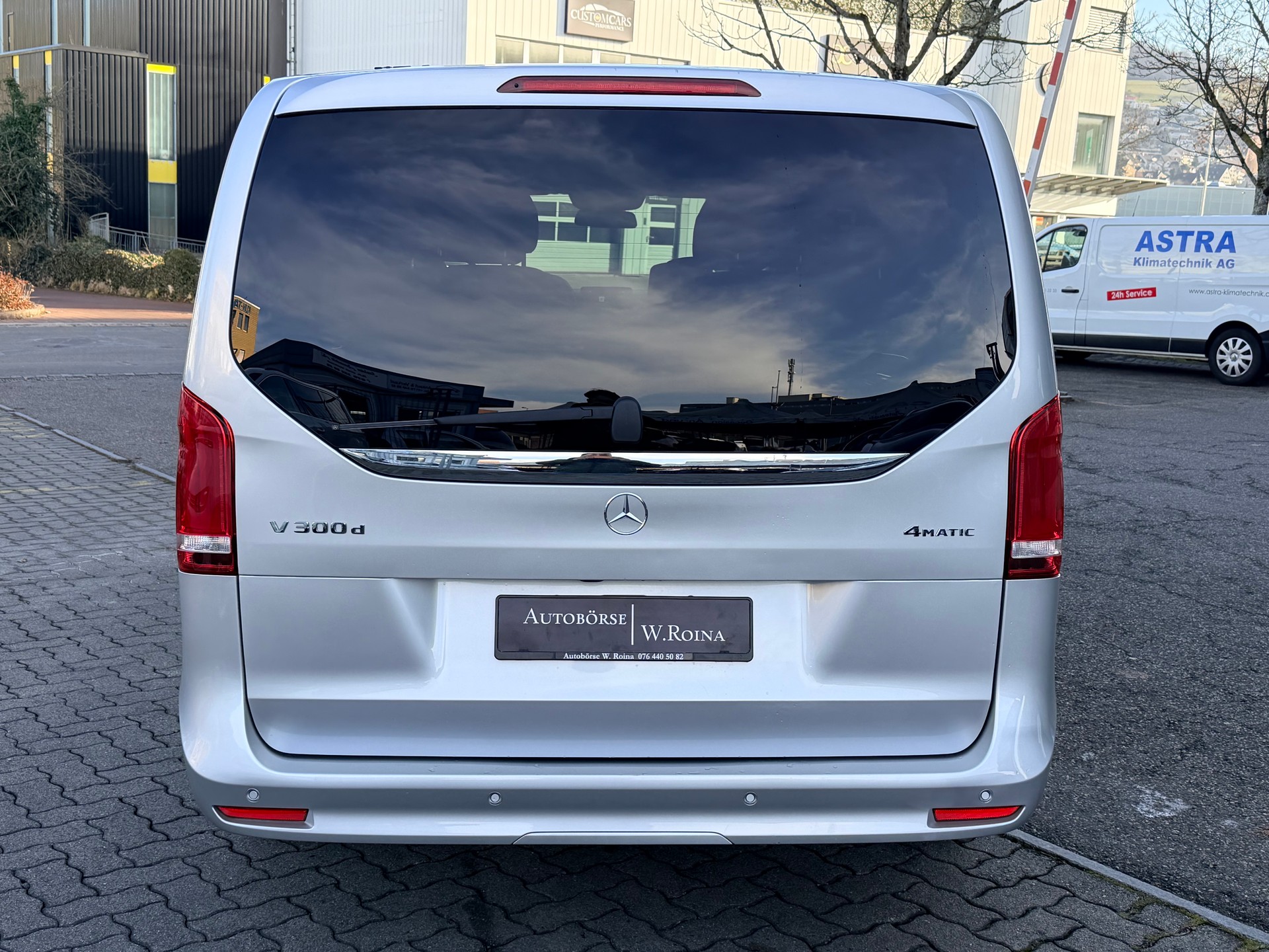 MERCEDES-BENZ V 300 d lang Avantgarde 4Matic 9G-Tronic-showroom-element-3