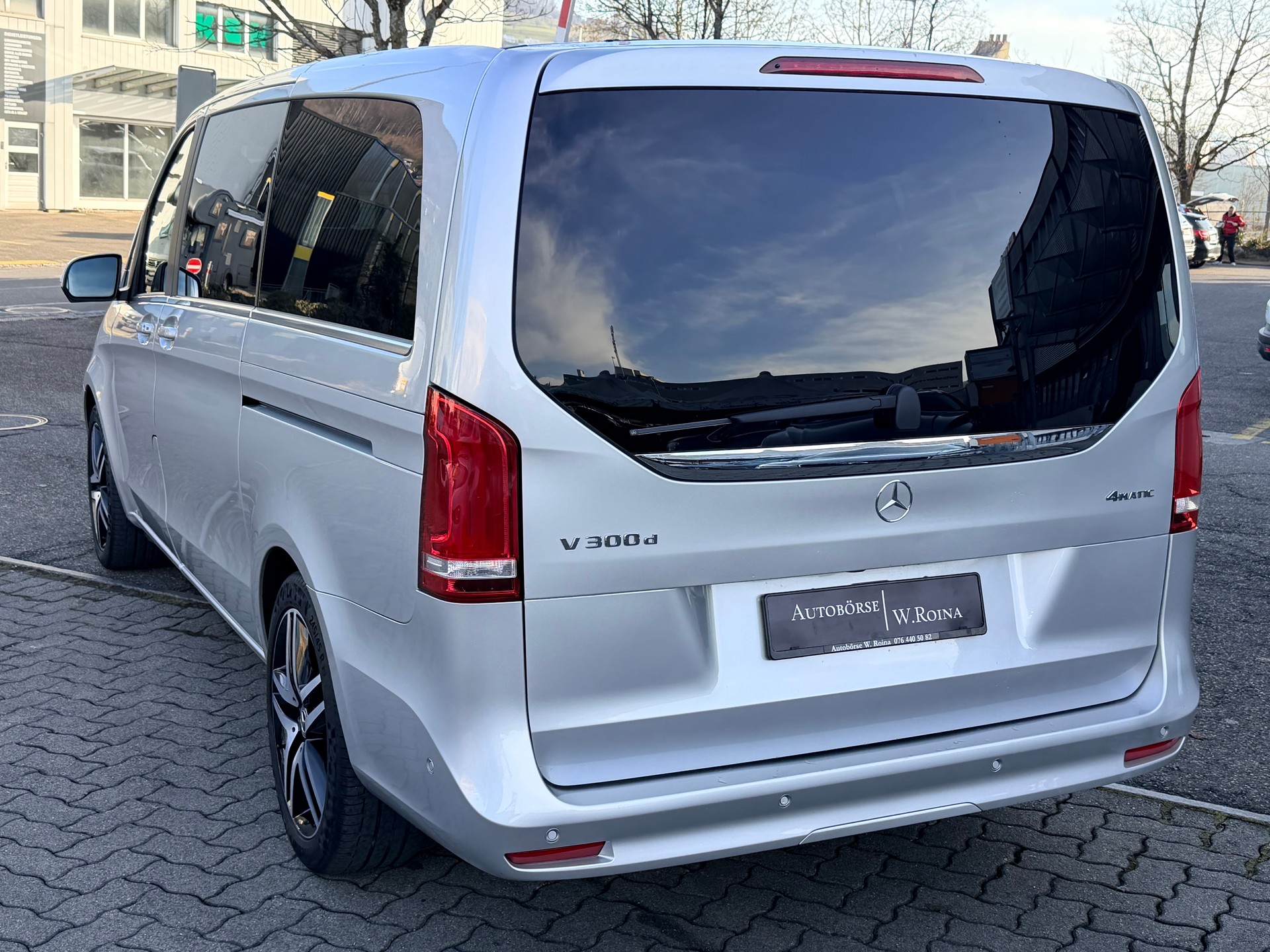 MERCEDES-BENZ V 300 d lang Avantgarde 4Matic 9G-Tronic-image-4