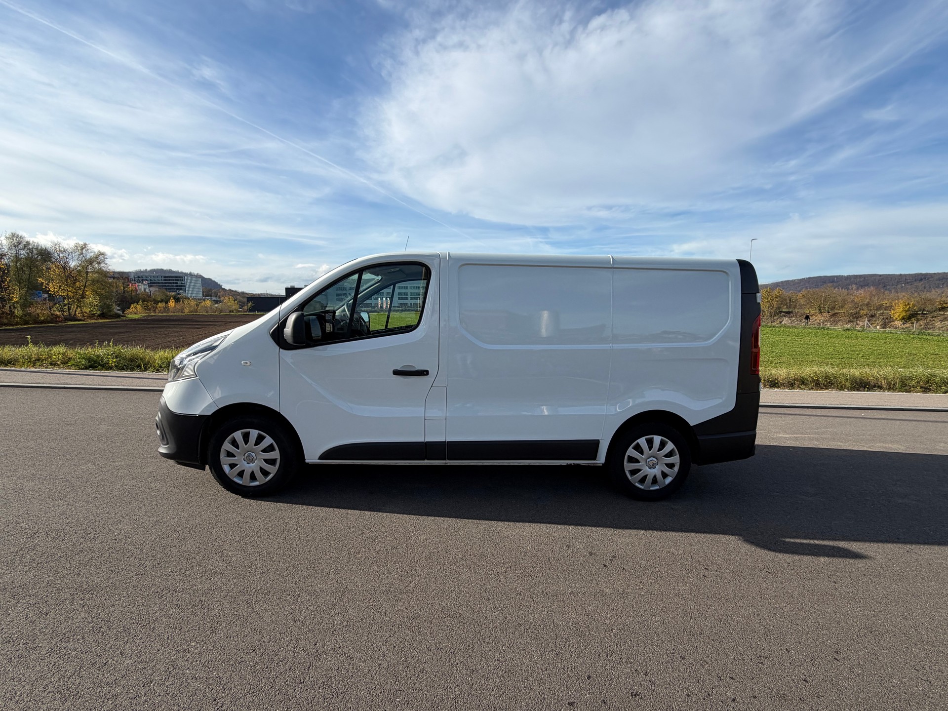 RENAULT Trafic 2.0 Energy dCi 120 3.0t Business L1H1-image-8