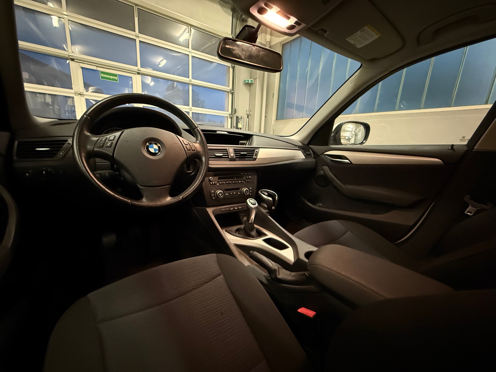 BMW X1 xDrive 18d-image-11