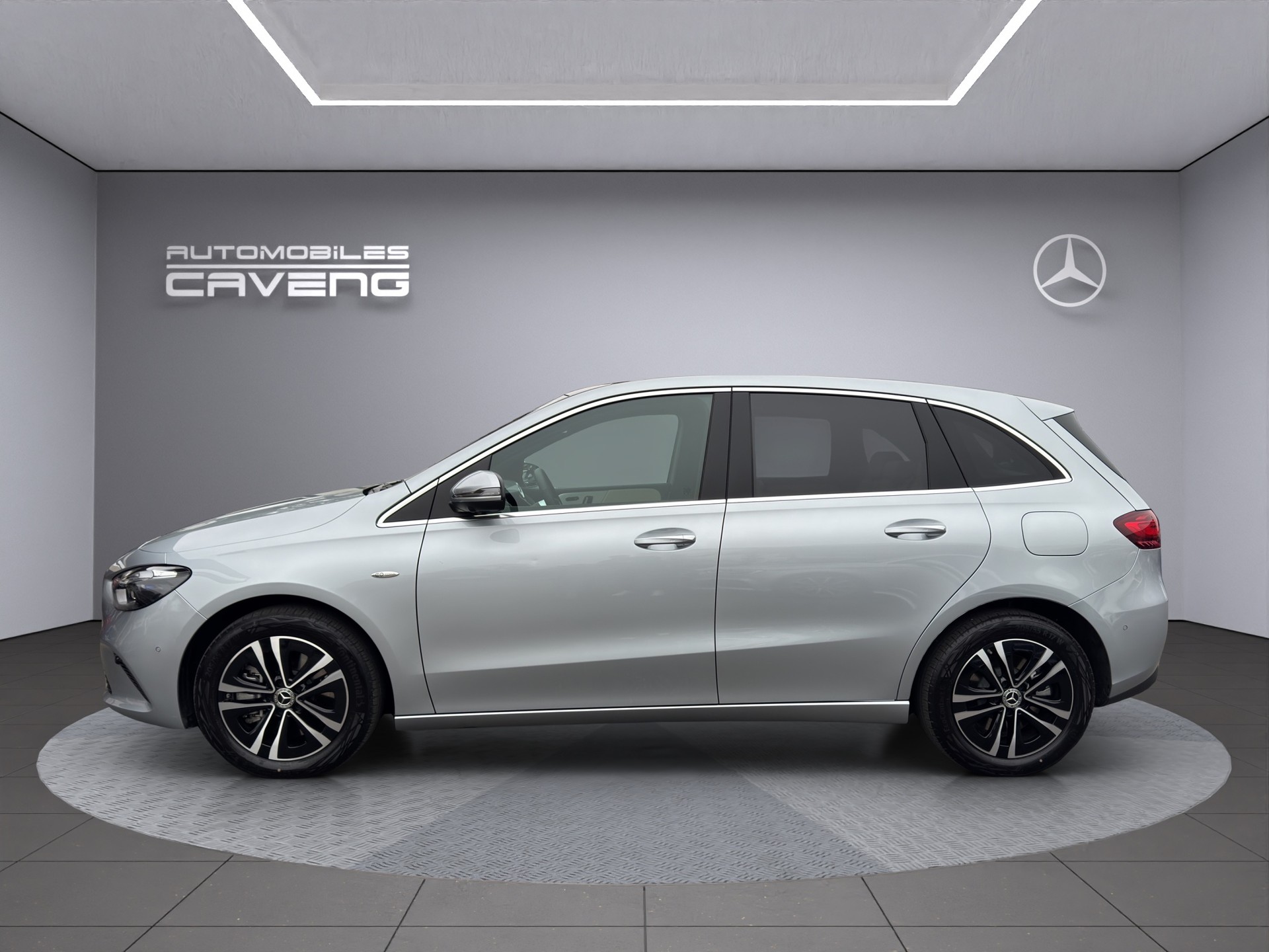 MERCEDES-BENZ B 250 e 8G-DCT-showroom-element-1