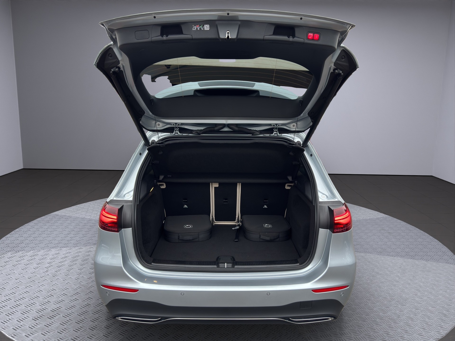 MERCEDES-BENZ B 250 e 8G-DCT-image-17