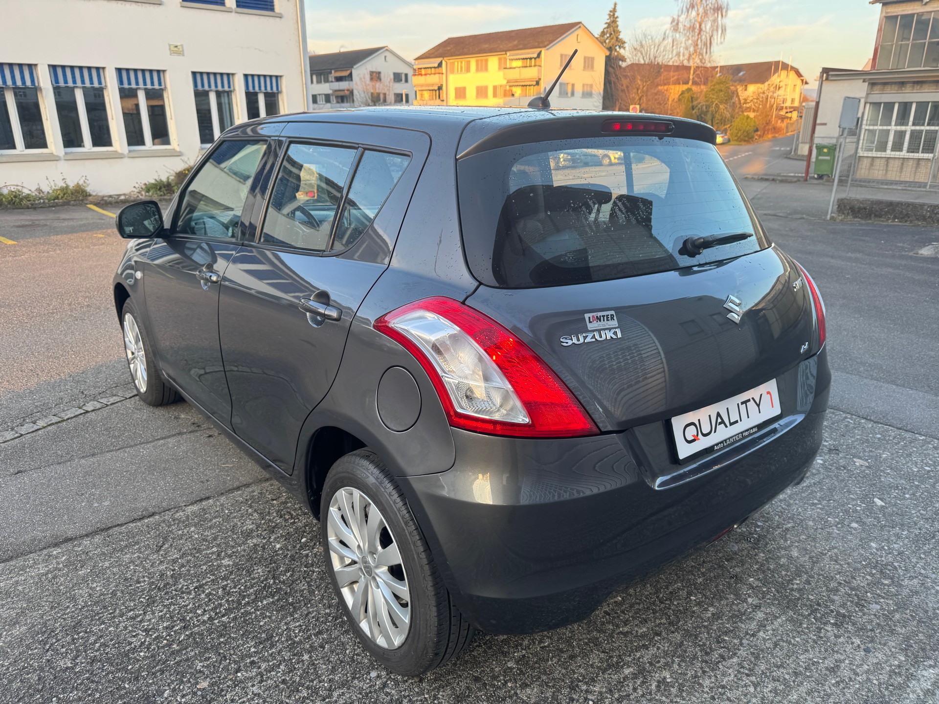 SUZUKI Swift 1.2i 16V GL Top 4x4-image-3