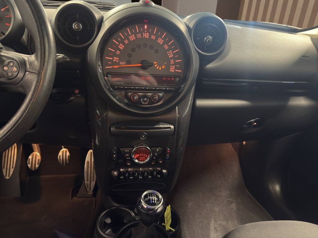 MINI Paceman Cooper S ALL4-image-13