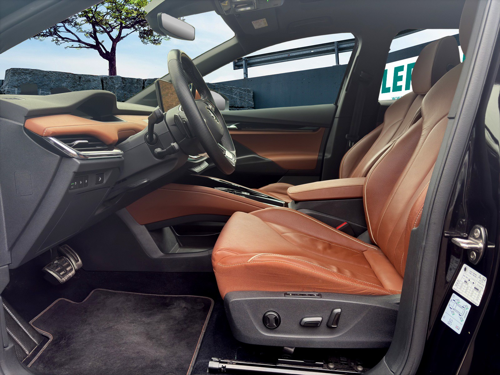 SKODA Enyaq iV 80x Founders Edition mit Vollausstattung-image-6