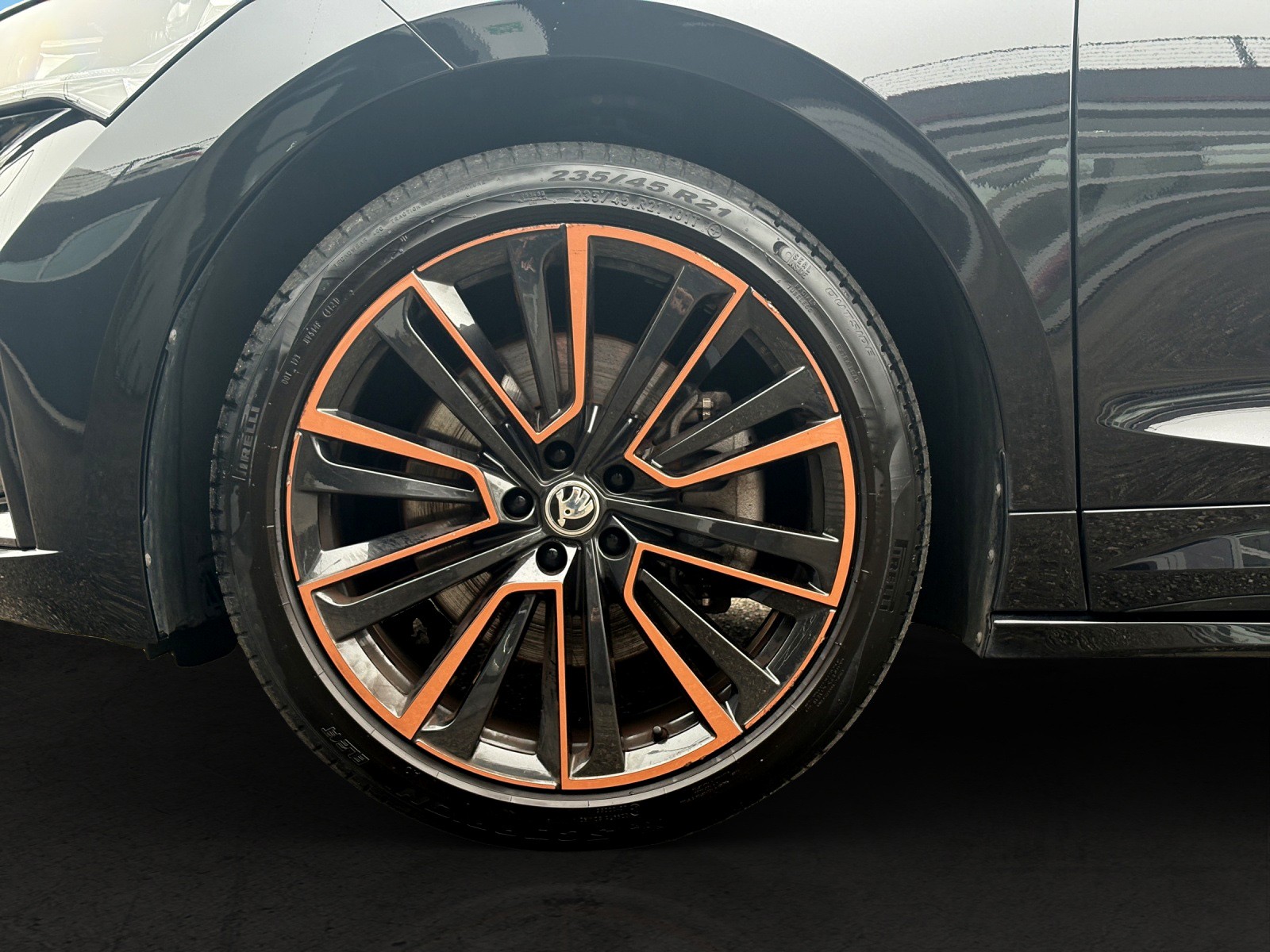 SKODA Enyaq iV 80x Founders Edition mit Vollausstattung-image-14