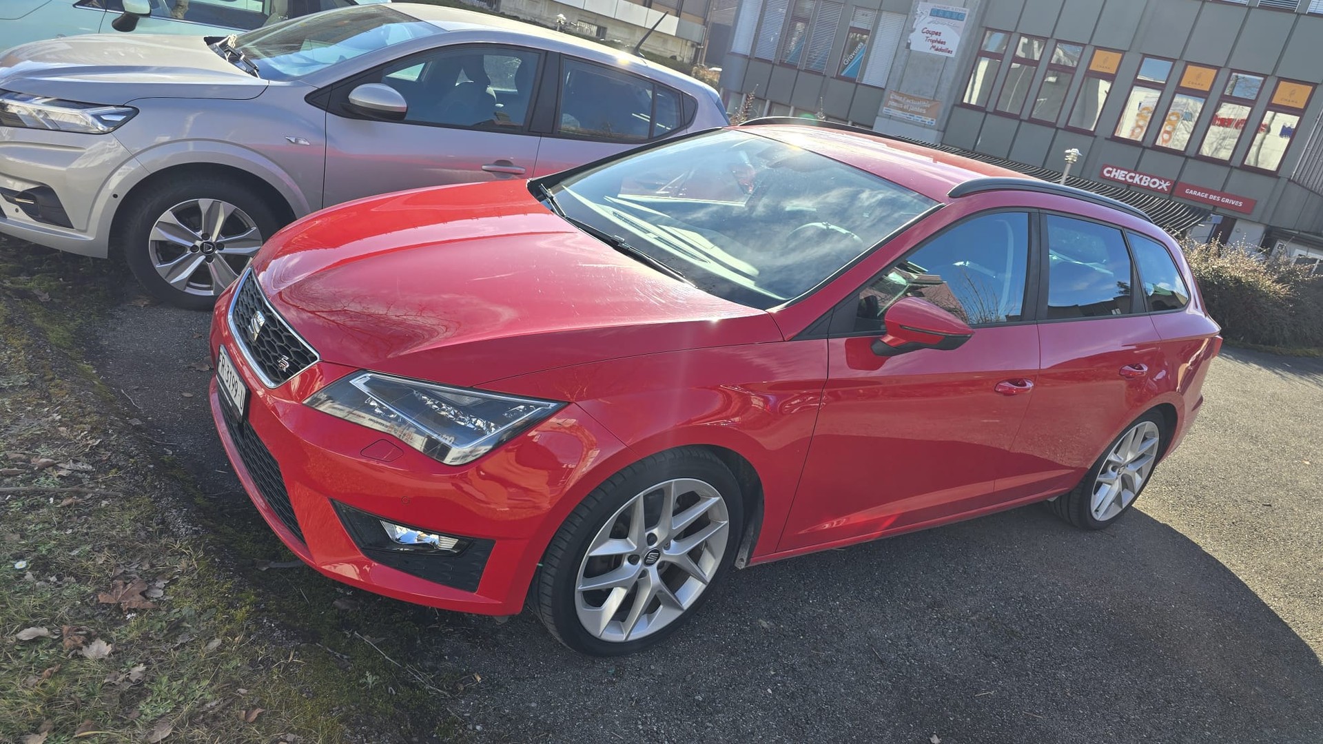 SEAT Leon ST 1.8 TSI FR Line alcantara navi 8 alu DSG automat (MFK, exp. 2.2026)