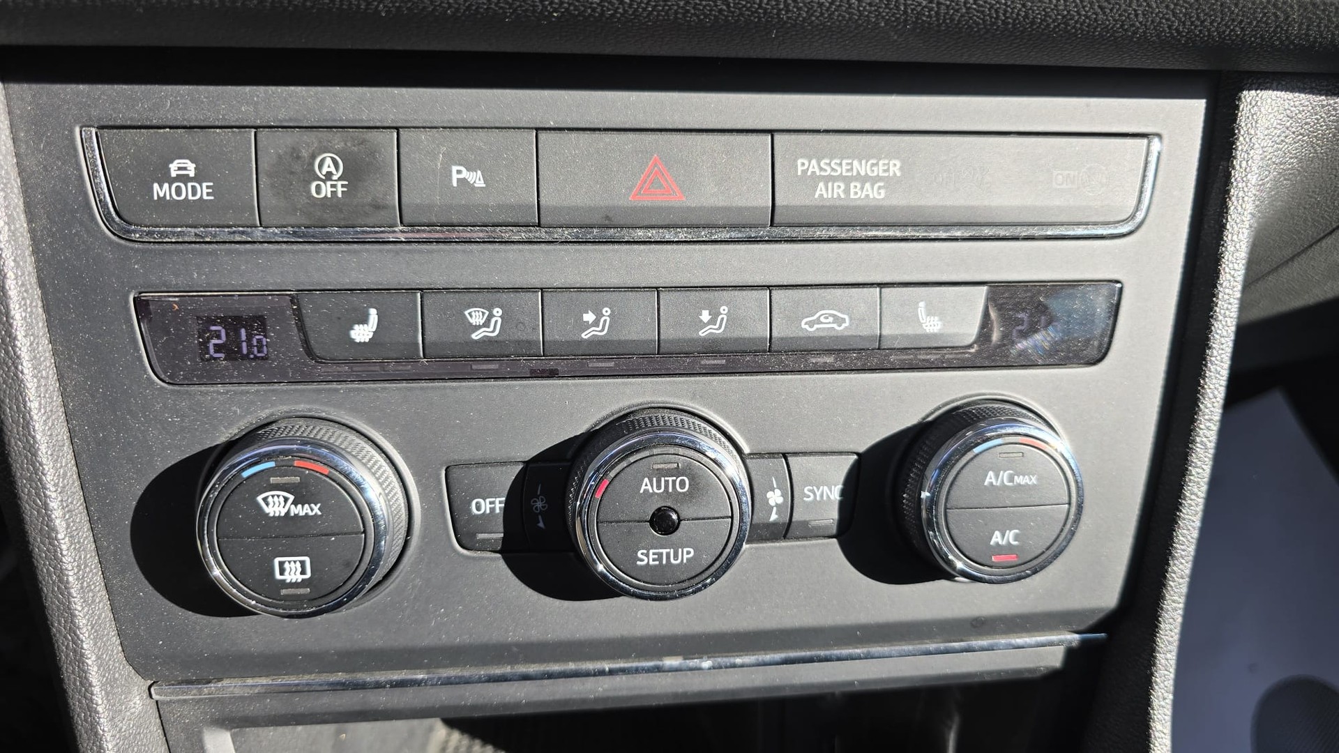 SEAT Leon ST 1.8 TSI FR Line alcantara navi 8 alu DSG automat (MFK, exp. 2.2026)-image-12