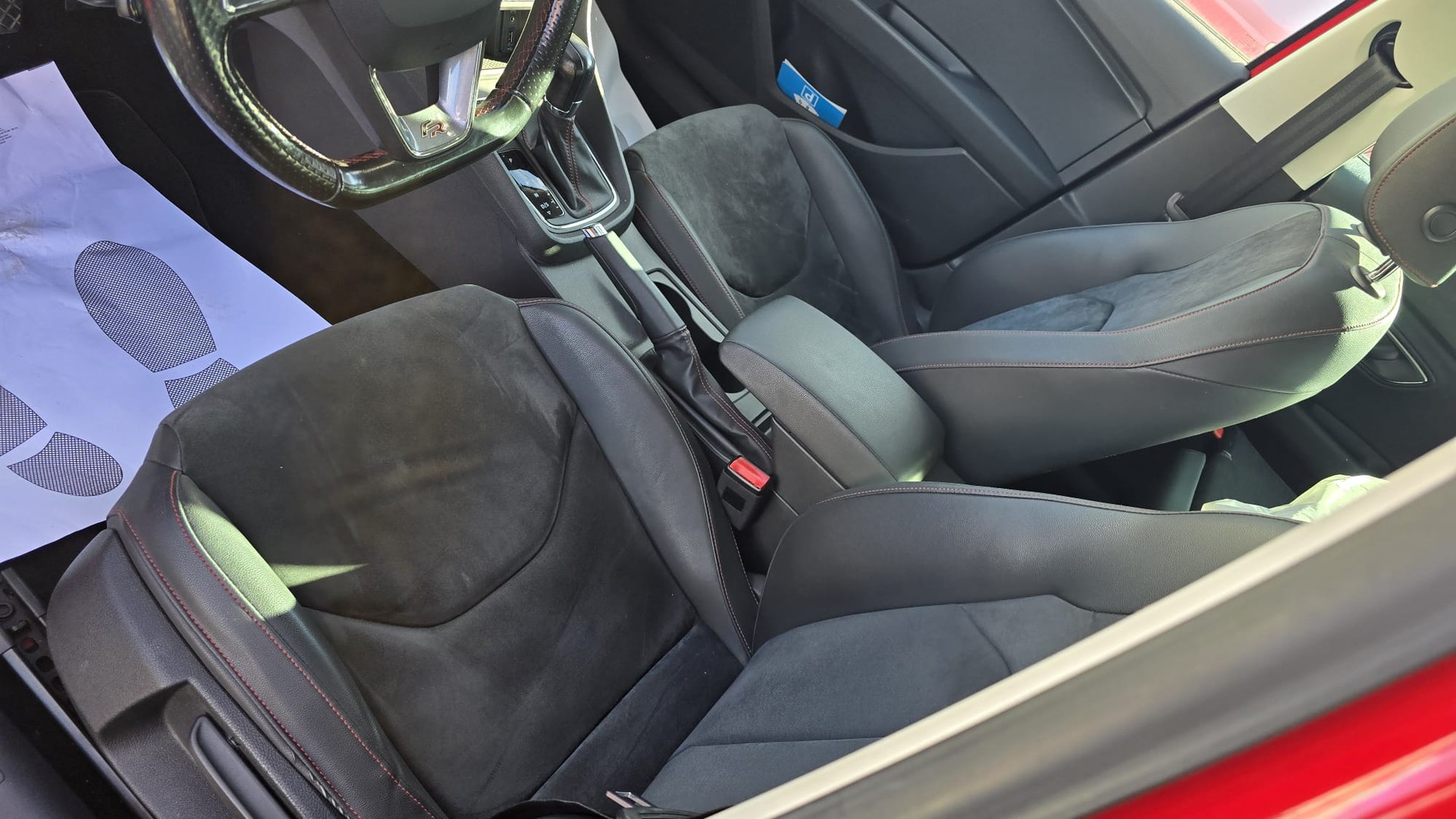SEAT Leon ST 1.8 TSI FR Line alcantara navi 8 alu DSG automat (MFK, exp. 2.2026)-image-10