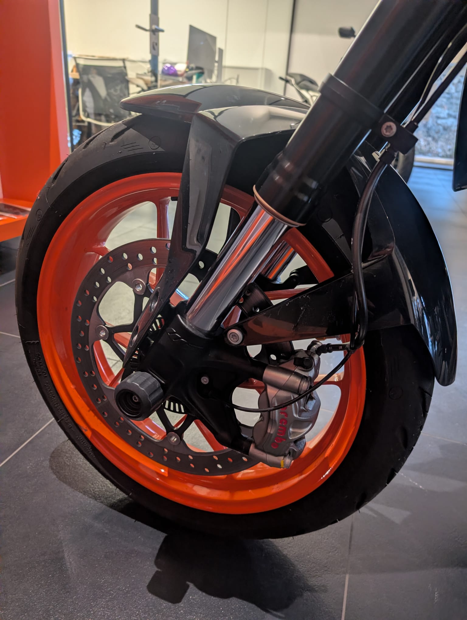 KTM 690 Duke R ABS-image-12