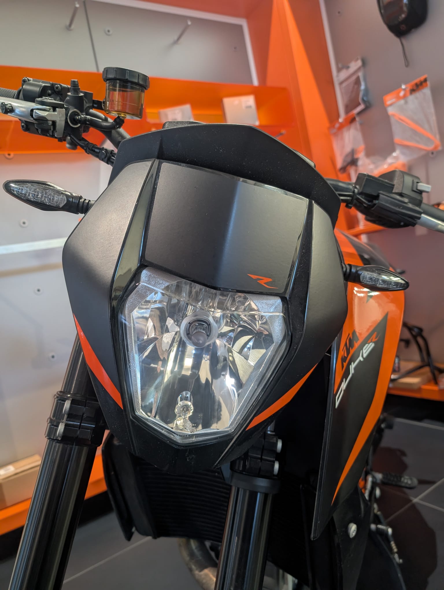 KTM 690 Duke R ABS-image-7
