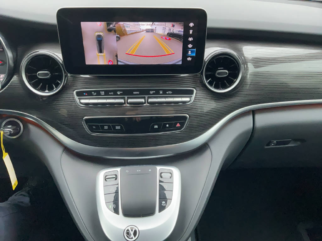 MERCEDES-BENZ V 250 d Avantgarde lang 4matic Van-image-12