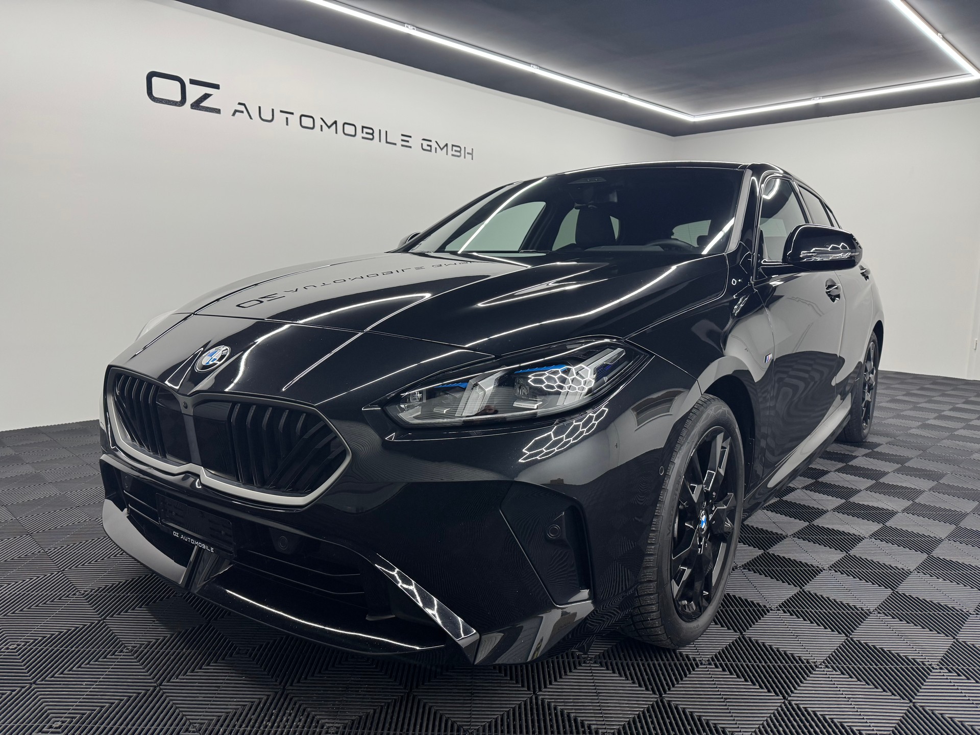 BMW 120d M Sport Steptronic *Neues Modell*-showroom-element-1
