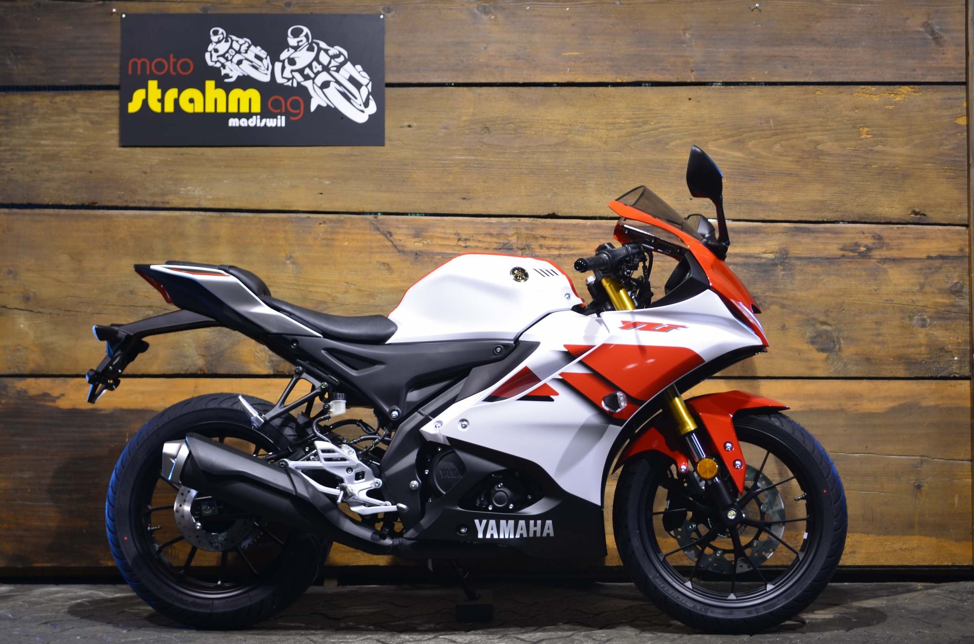 YAMAHA R125 70th Anniversary-image-1