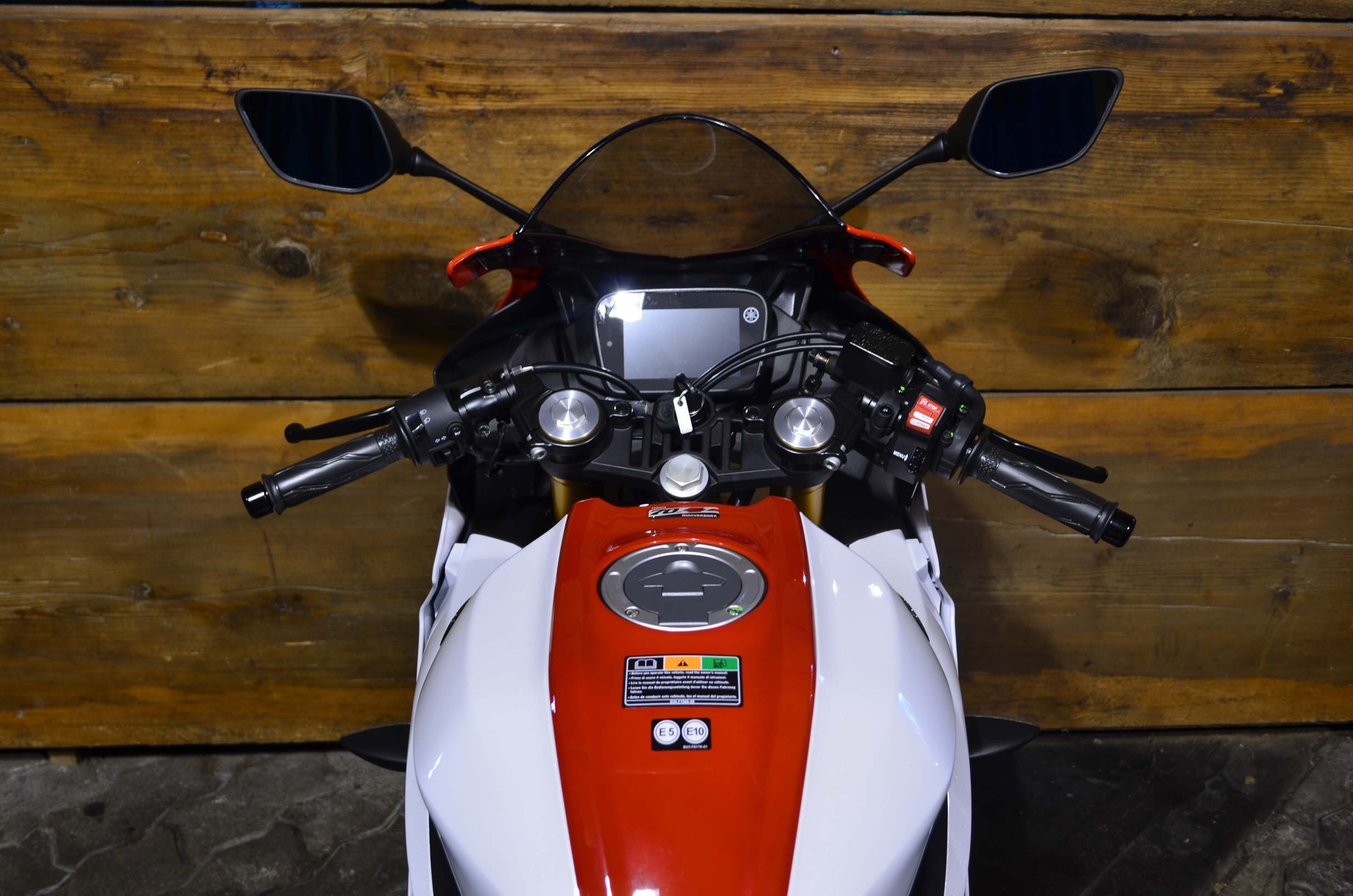 YAMAHA R125 70th Anniversary-image-2