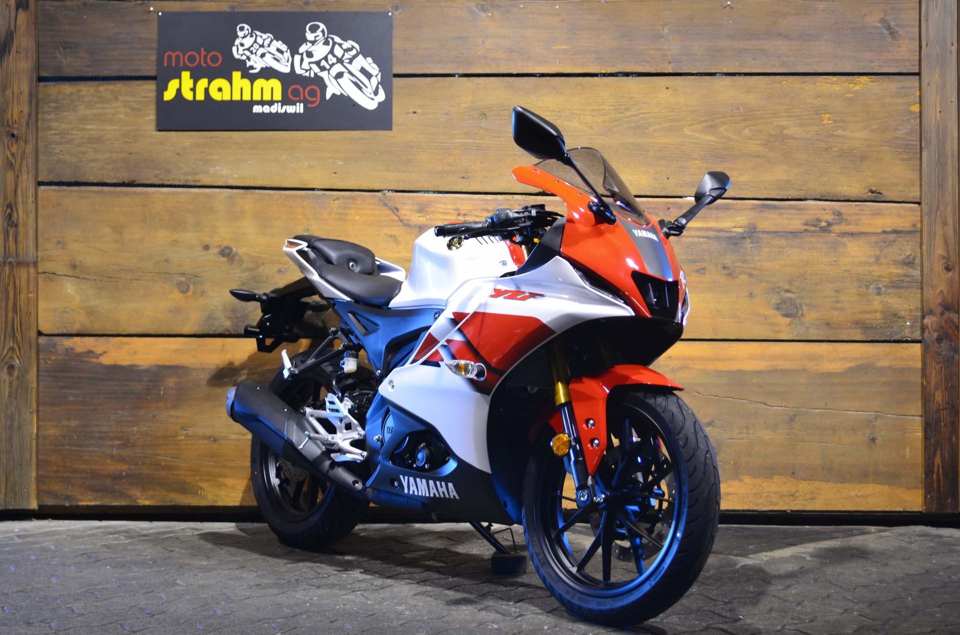 YAMAHA R125 70th Anniversary-image-0