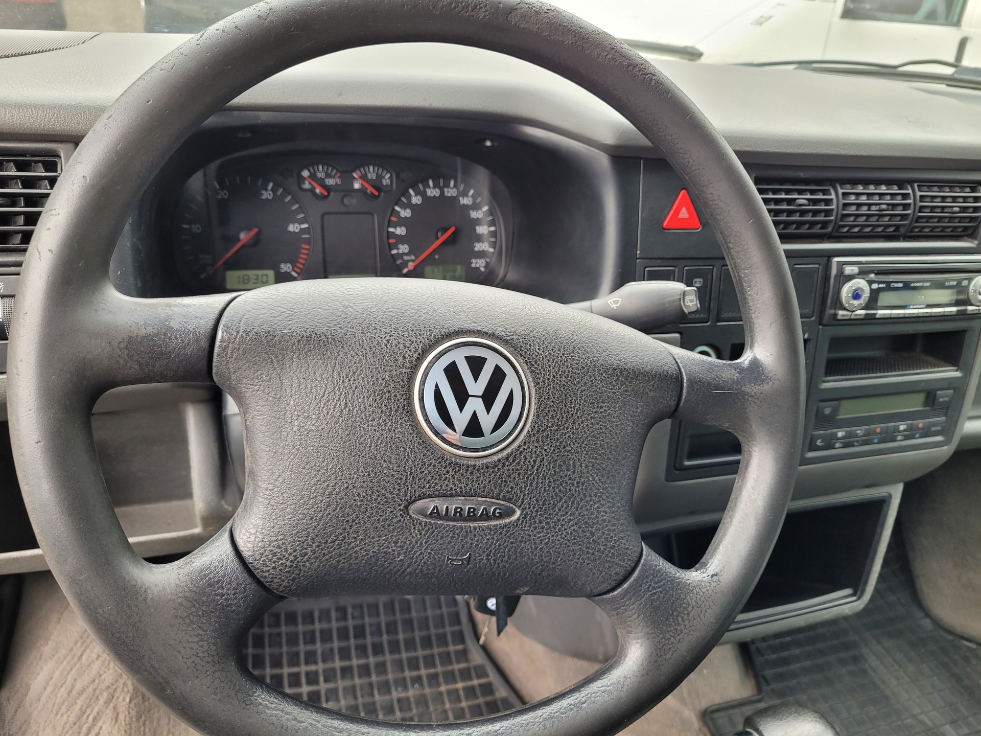 VW T4 Caravelle 2.5 ABS-image-12