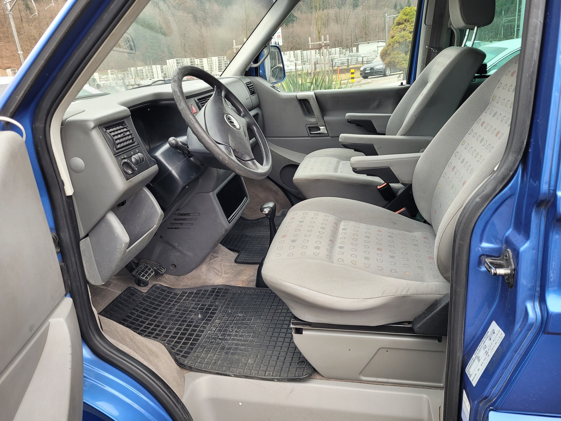 VW T4 Caravelle 2.5 ABS-image-11
