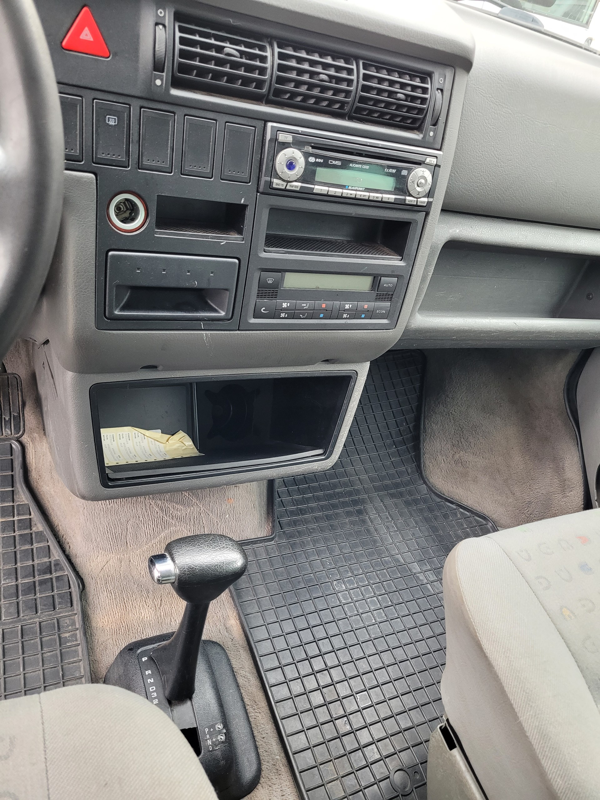 VW T4 Caravelle 2.5 ABS-image-10