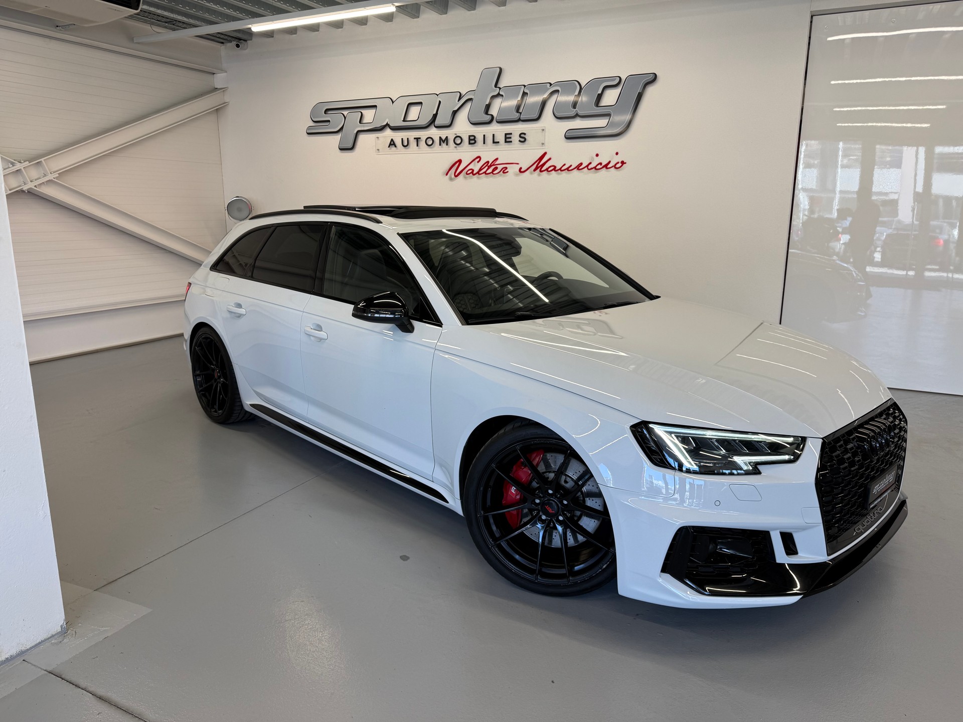 AUDI RS4 Avant 2.9 TFSI ABT quattro tiptronic-showroom-element-1