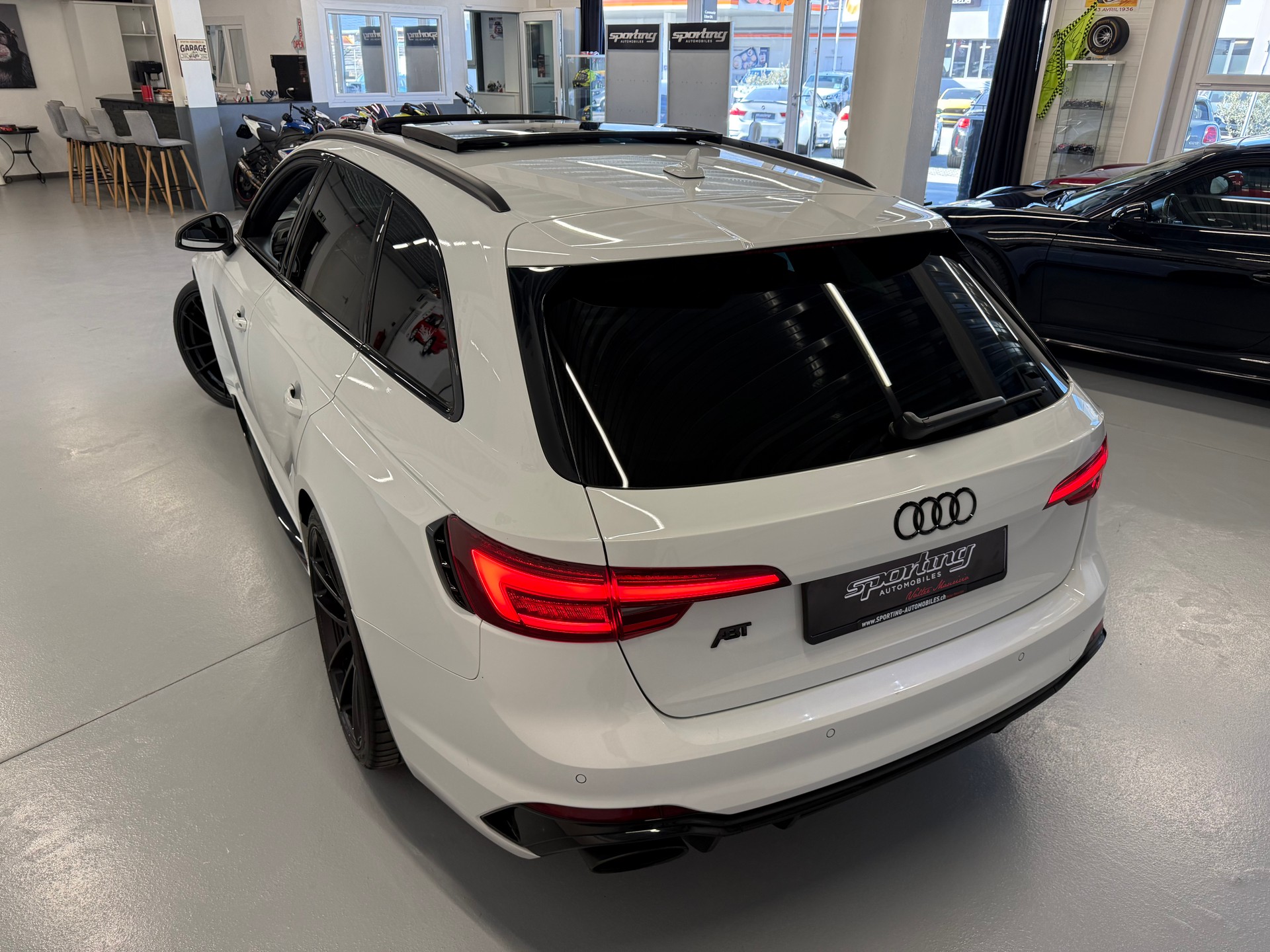 AUDI RS4 Avant 2.9 TFSI ABT quattro tiptronic-image-6