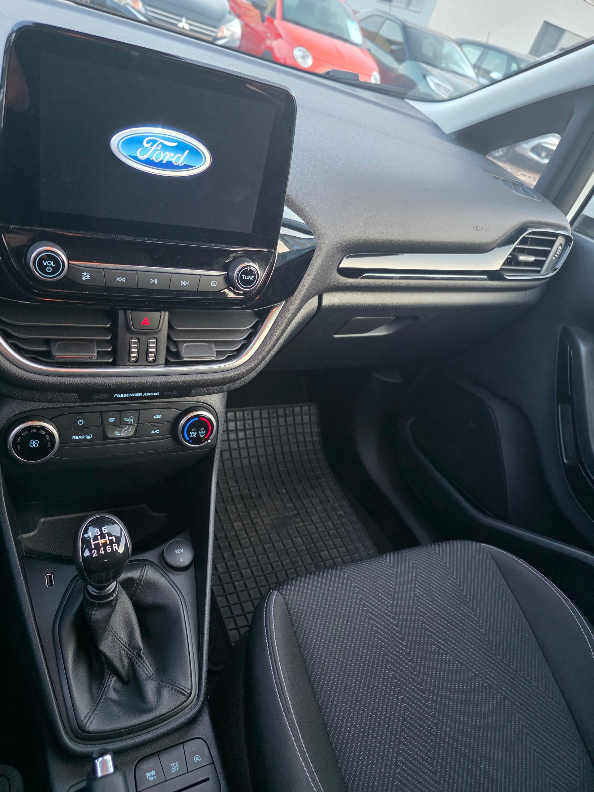 FORD Fiesta 1.0 SCTi Cool & Connect-image-13