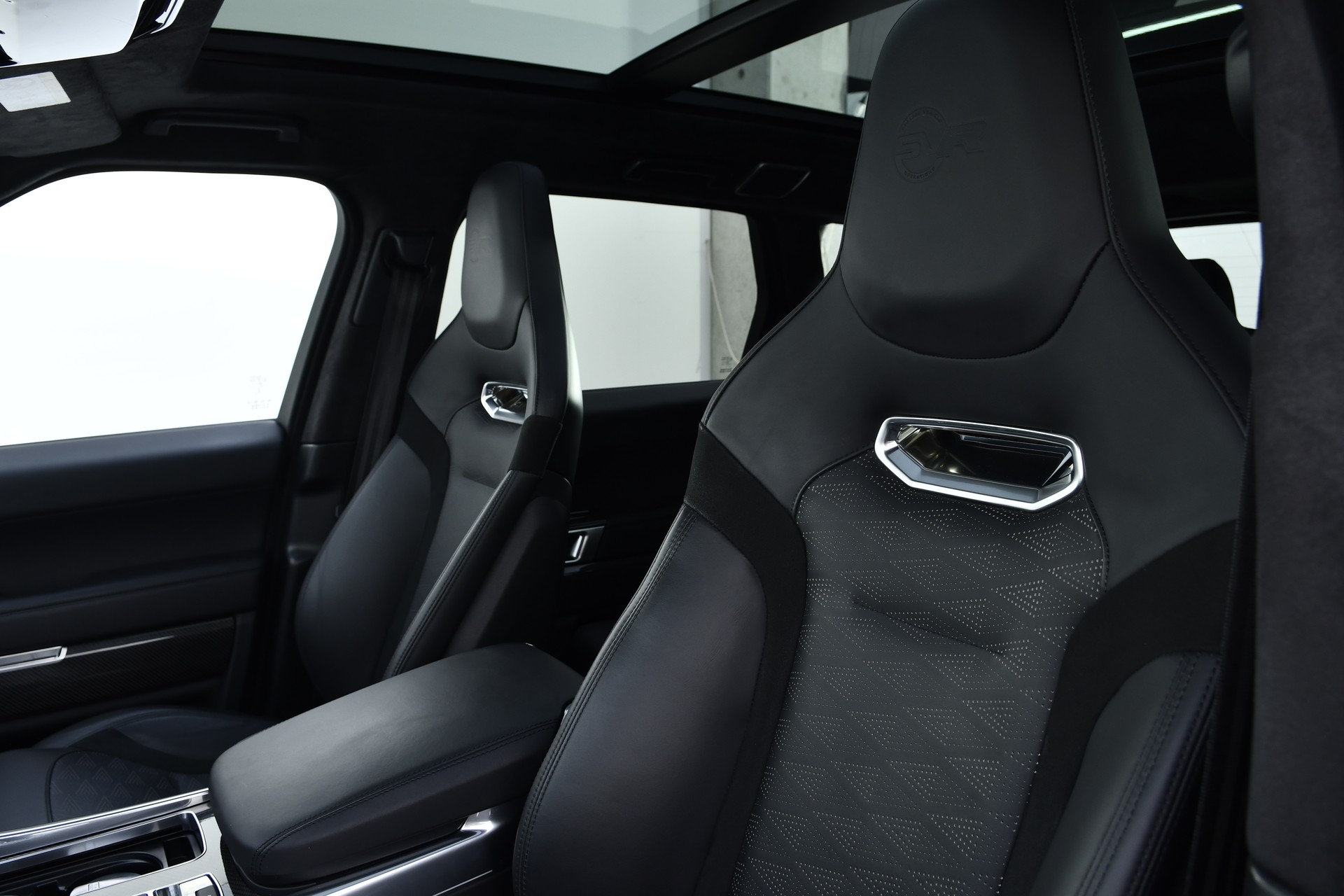 LAND ROVER Range Rover Sport 5.0 V8 S/C SVR Automatic-image-16