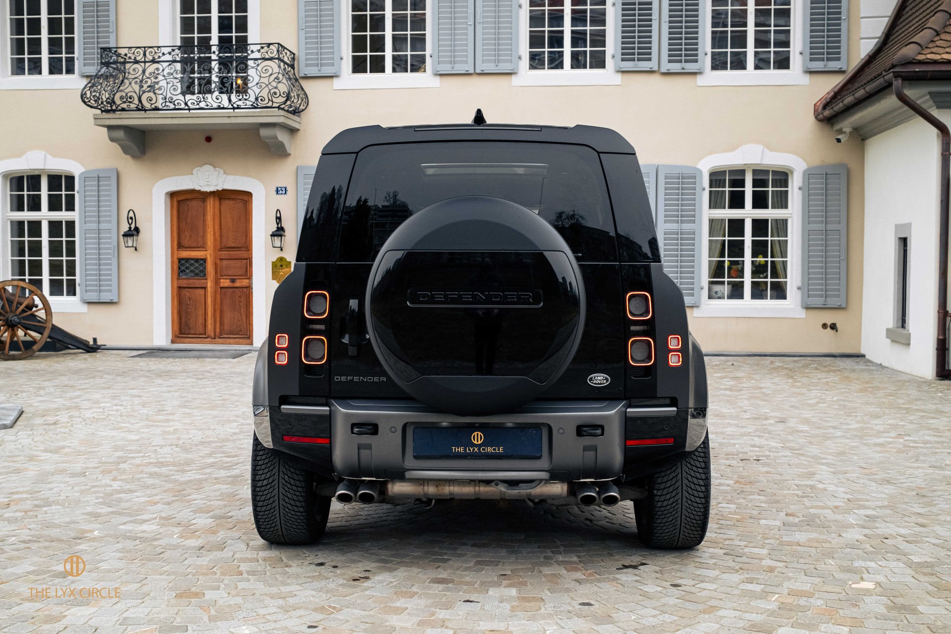 LAND ROVER Defender 110 525 V8 5.0 Carpathian Edition AT8-image-7