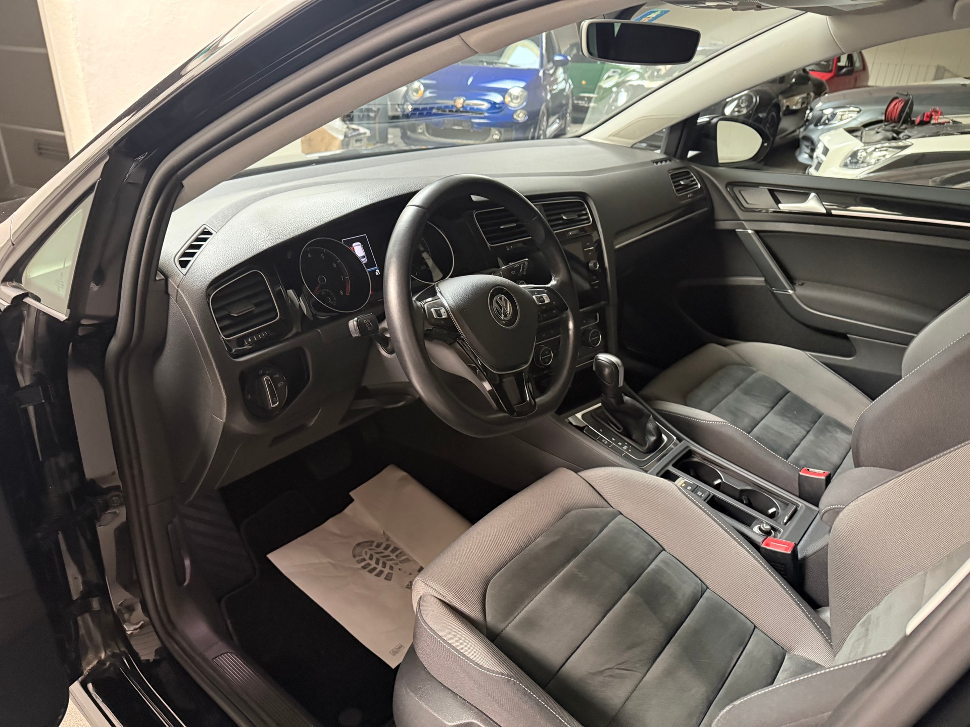 VW Golf 1.5 TSI EVO Highline DSG-image-12