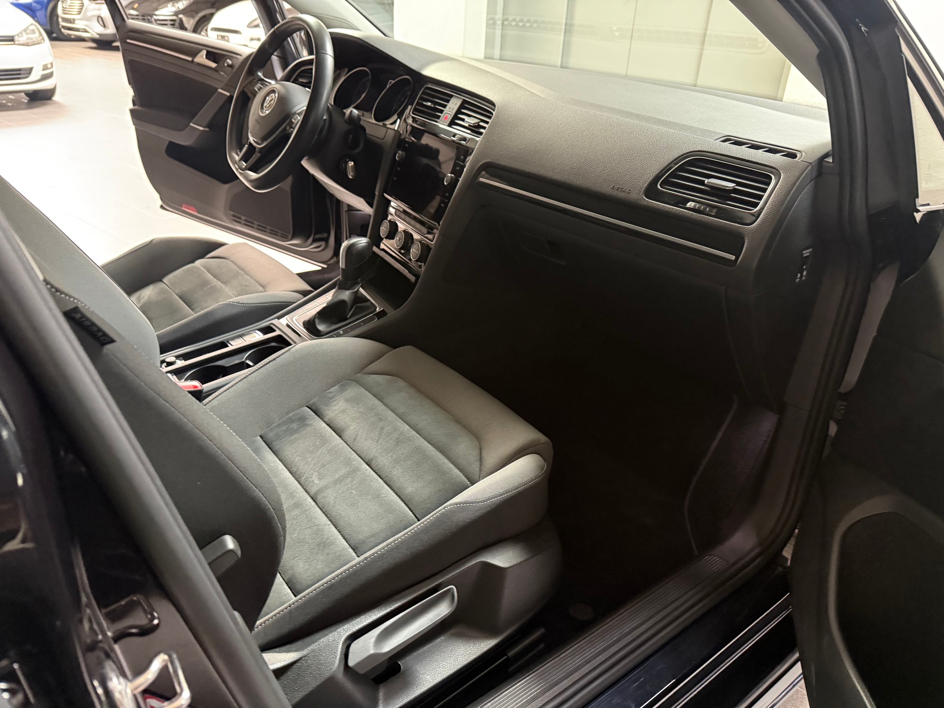 VW Golf 1.5 TSI EVO Highline DSG-image-14