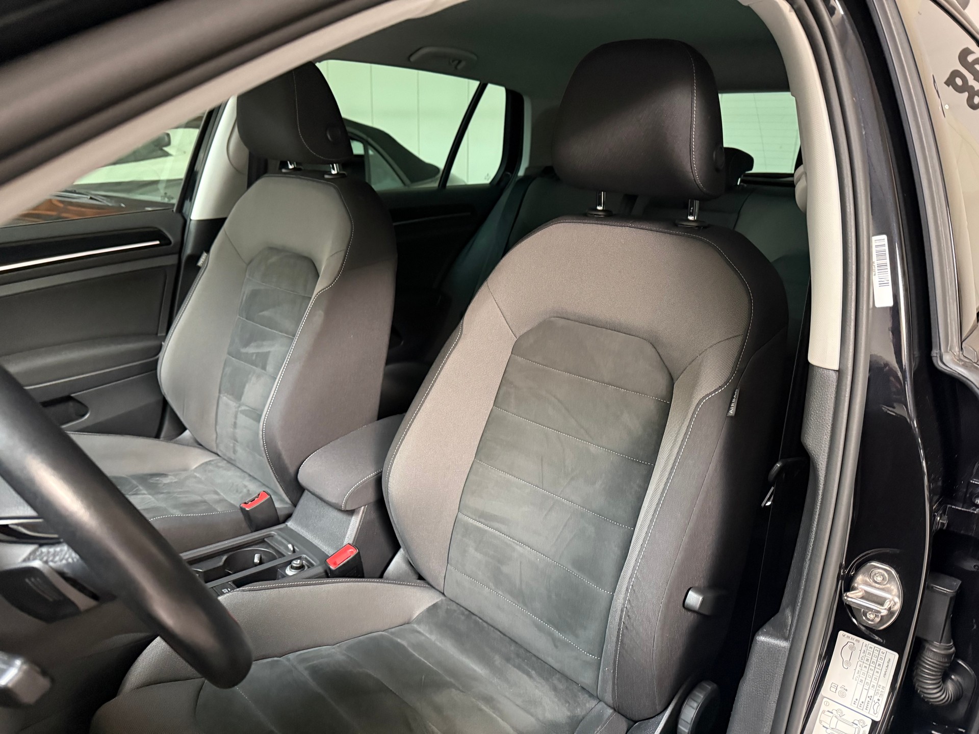 VW Golf 1.5 TSI EVO Highline DSG-image-13