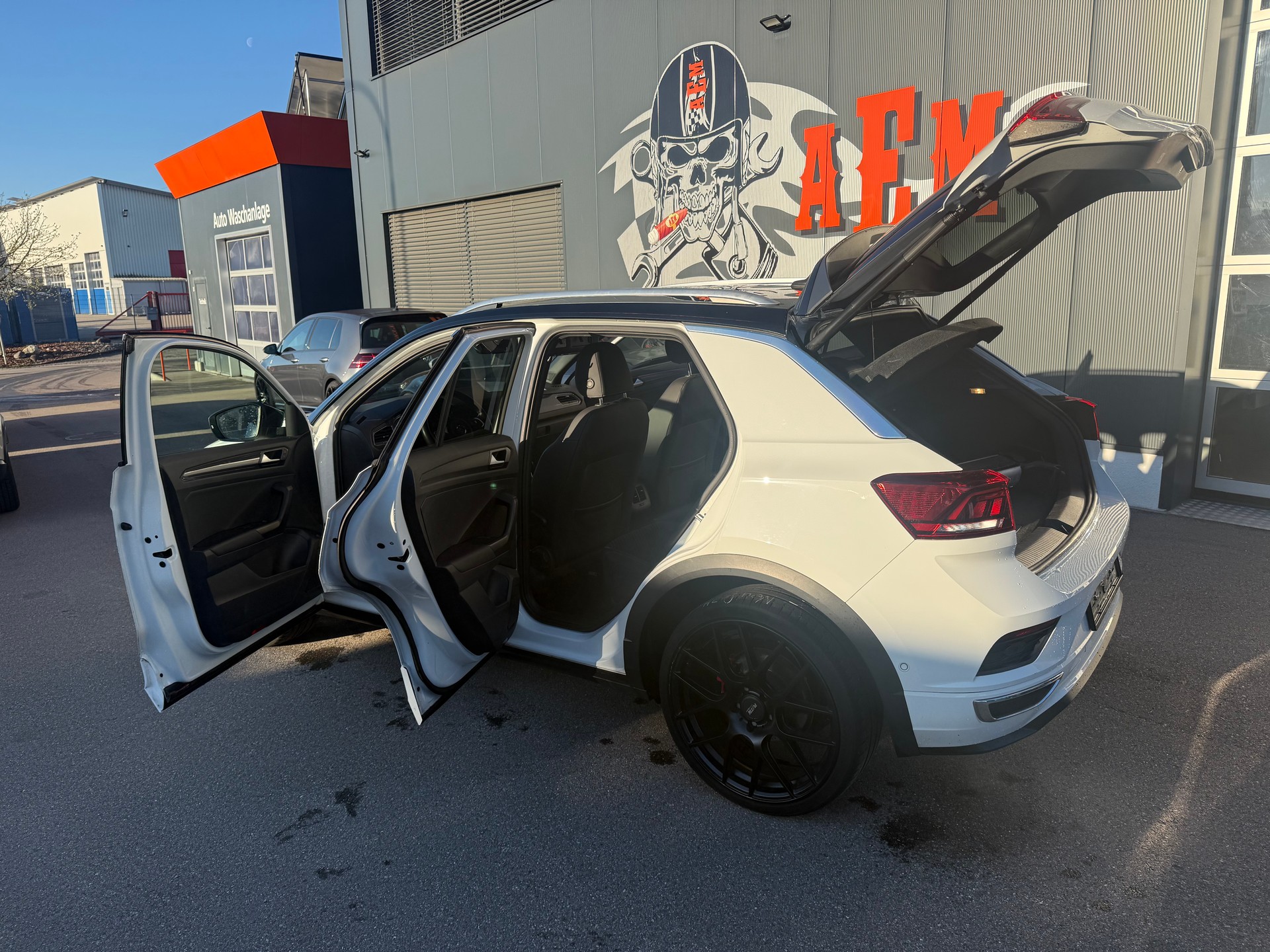 VW T-Roc 2.0 TSI United 4M DSG 4Motion-image-5