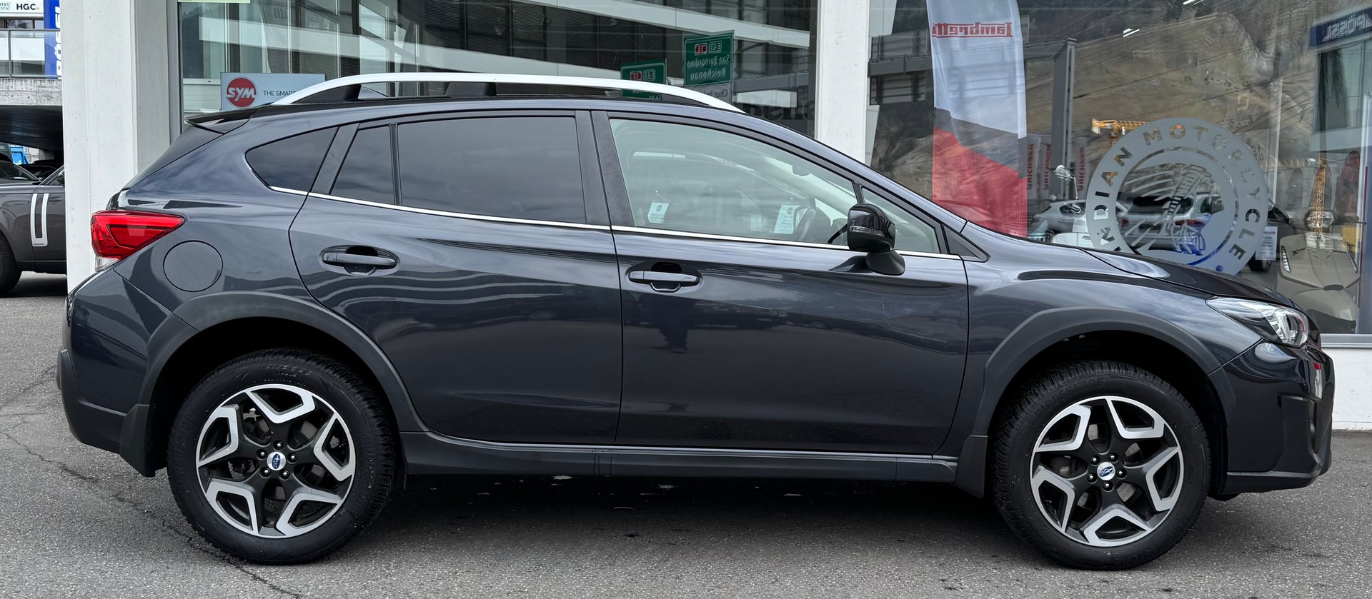SUBARU XV 2.0 Luxury AWD Lineartronic-showroom-element-1
