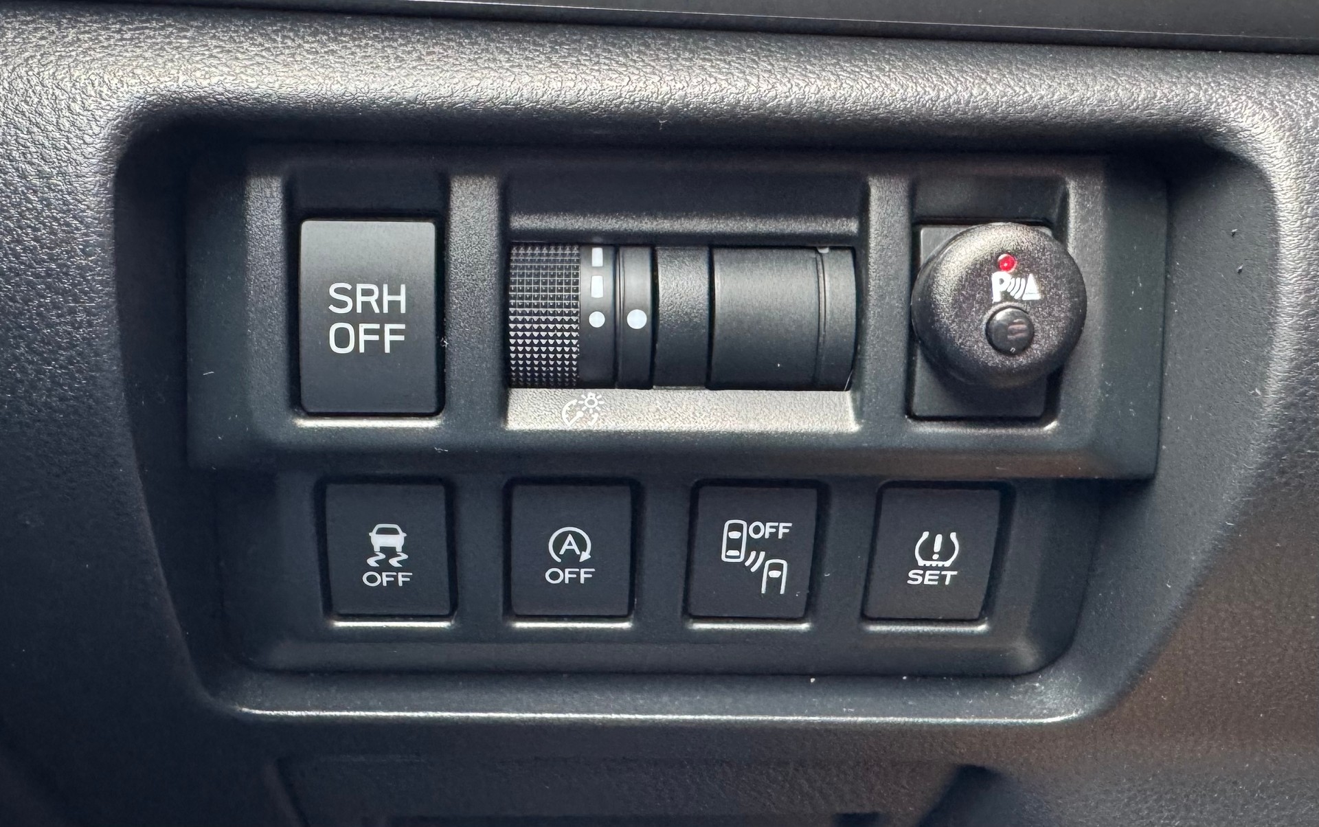 SUBARU XV 2.0 Luxury AWD Lineartronic-image-15