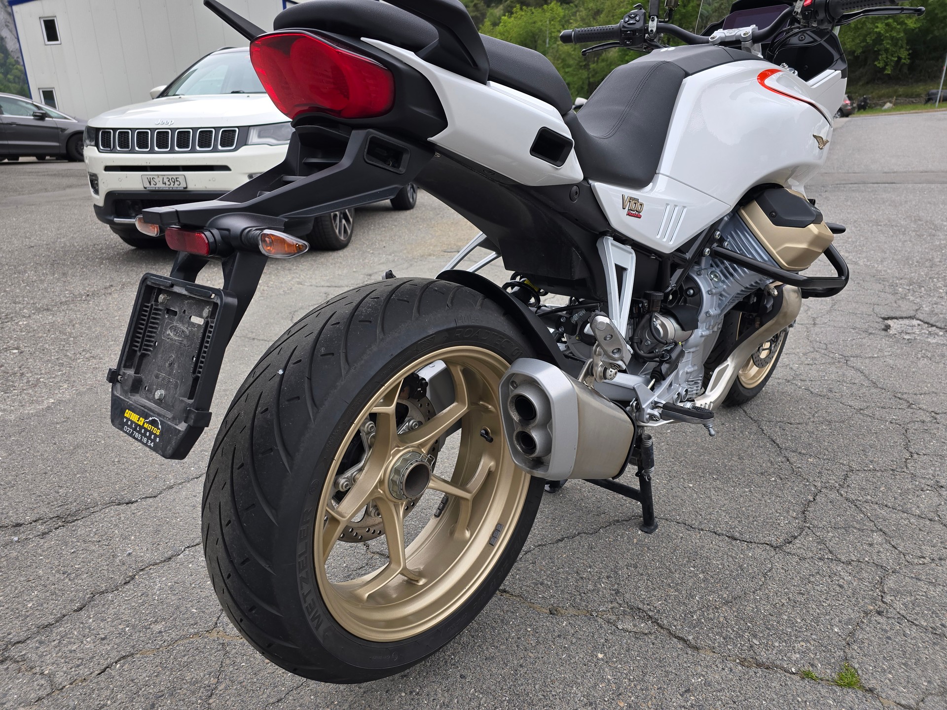 MOTO GUZZI V100 Mandello-image-6