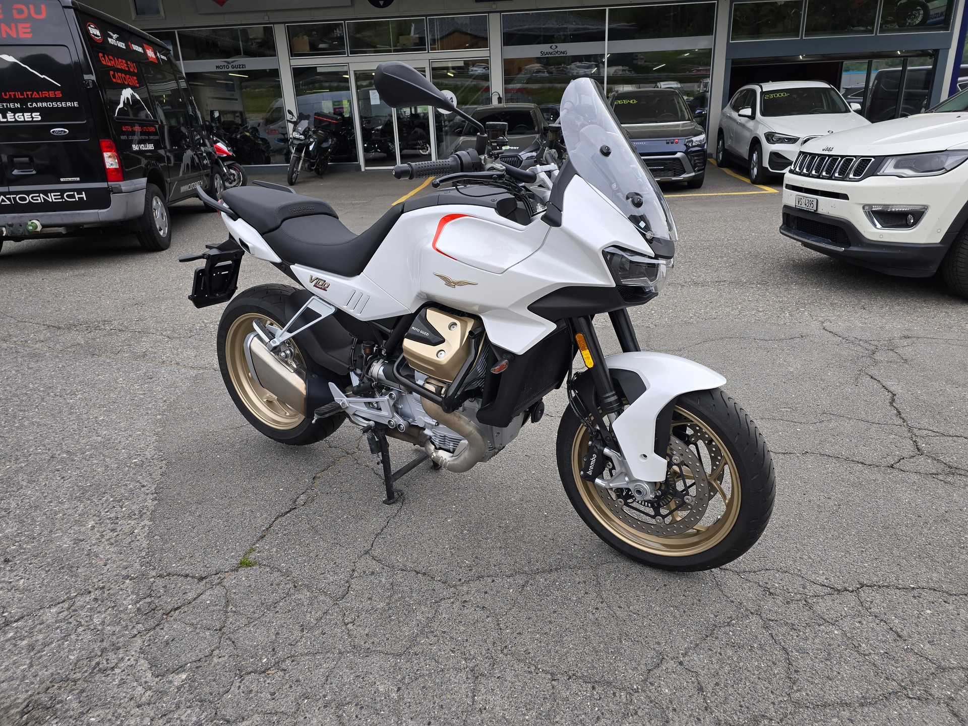 MOTO GUZZI V100 Mandello-image-2