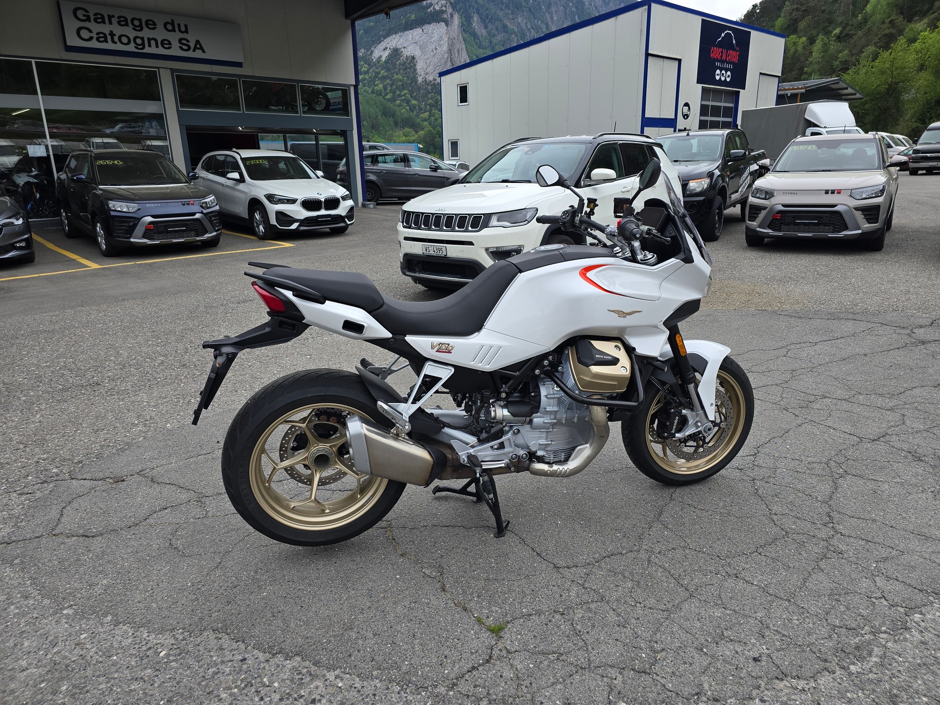 MOTO GUZZI V100 Mandello-image-3